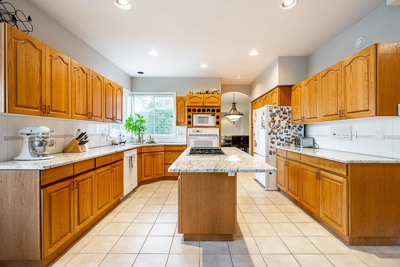4570 Maysfield Crescent