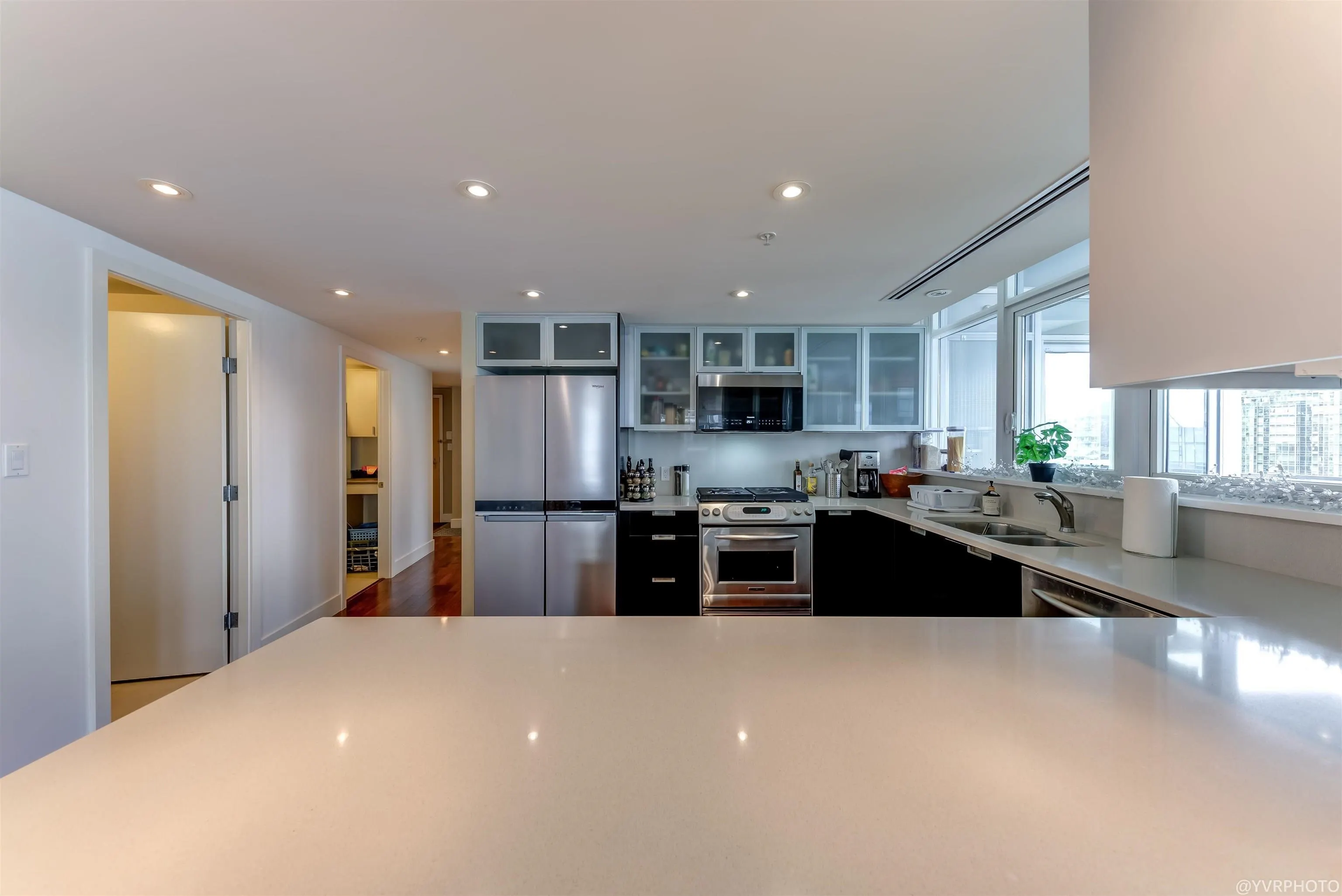 2102 1205 W Hastings Street