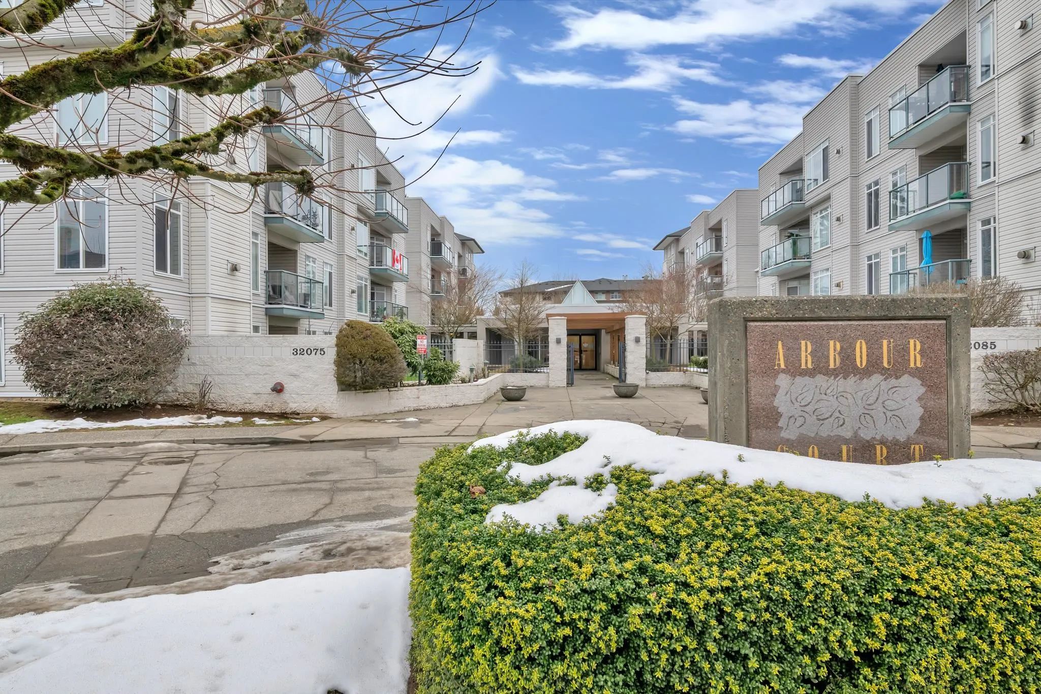 306 32075 George Ferguson Way