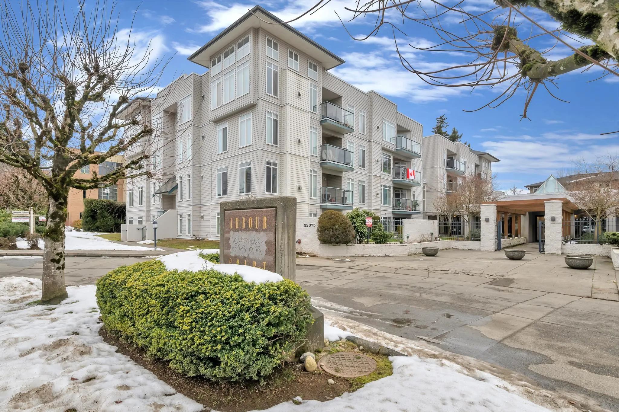 306 32075 George Ferguson Way