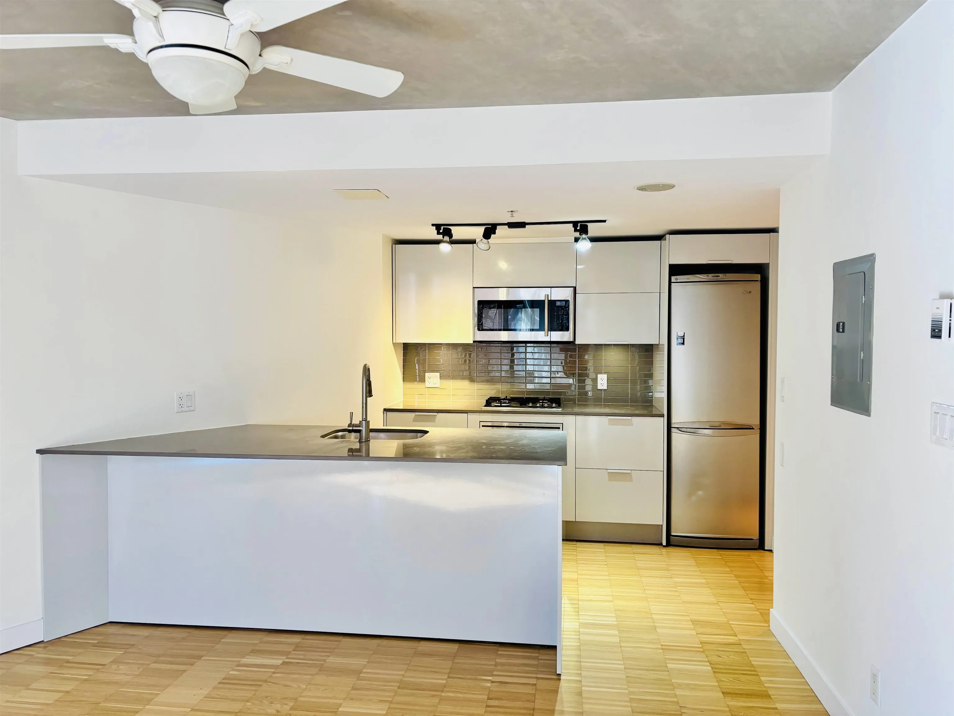 309 128 W Cordova Street