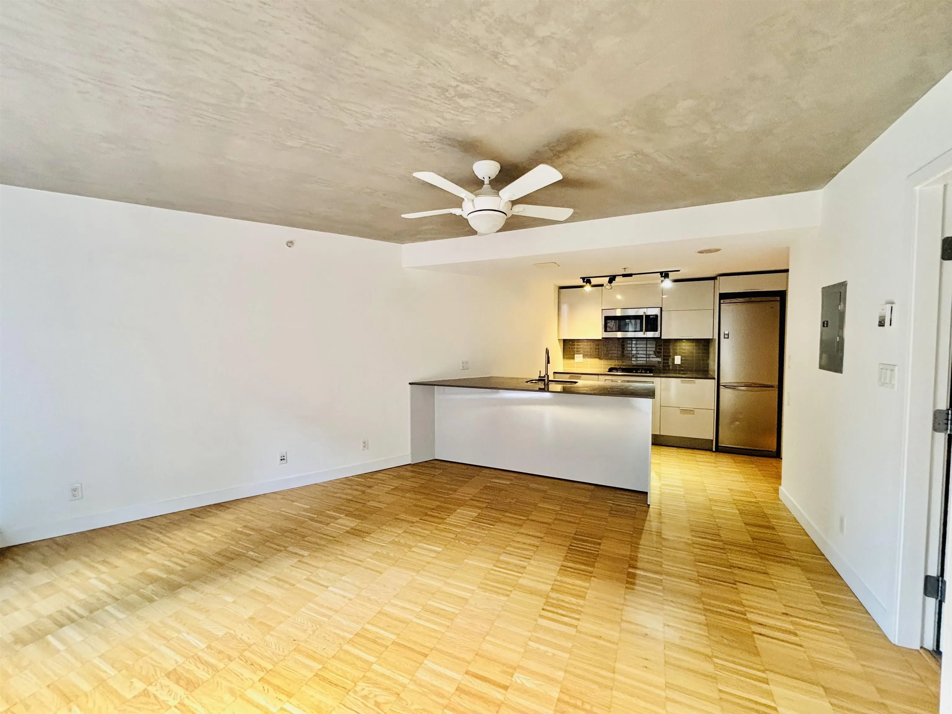 309 128 W Cordova Street