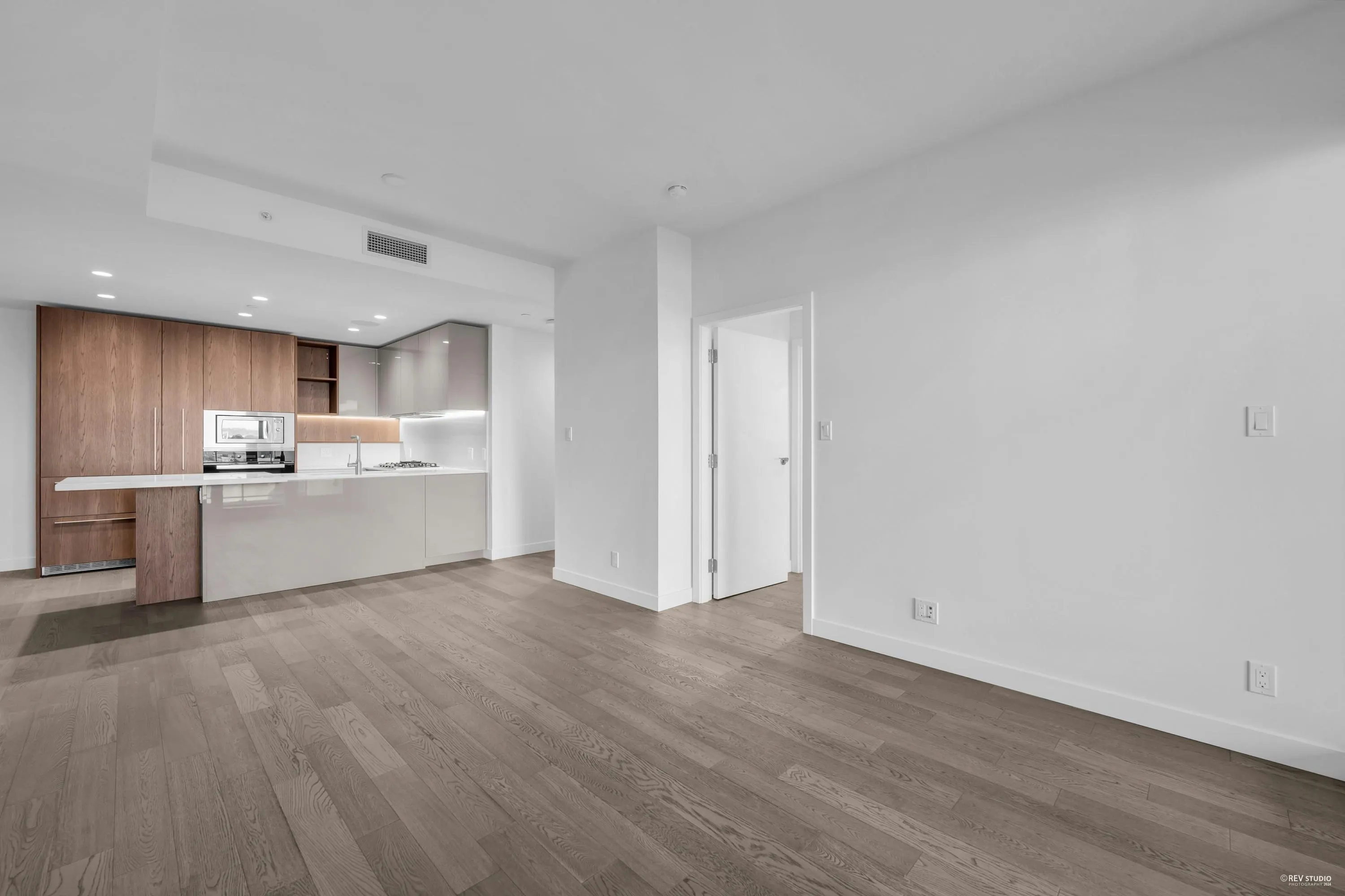 601 6855 Pearson Way