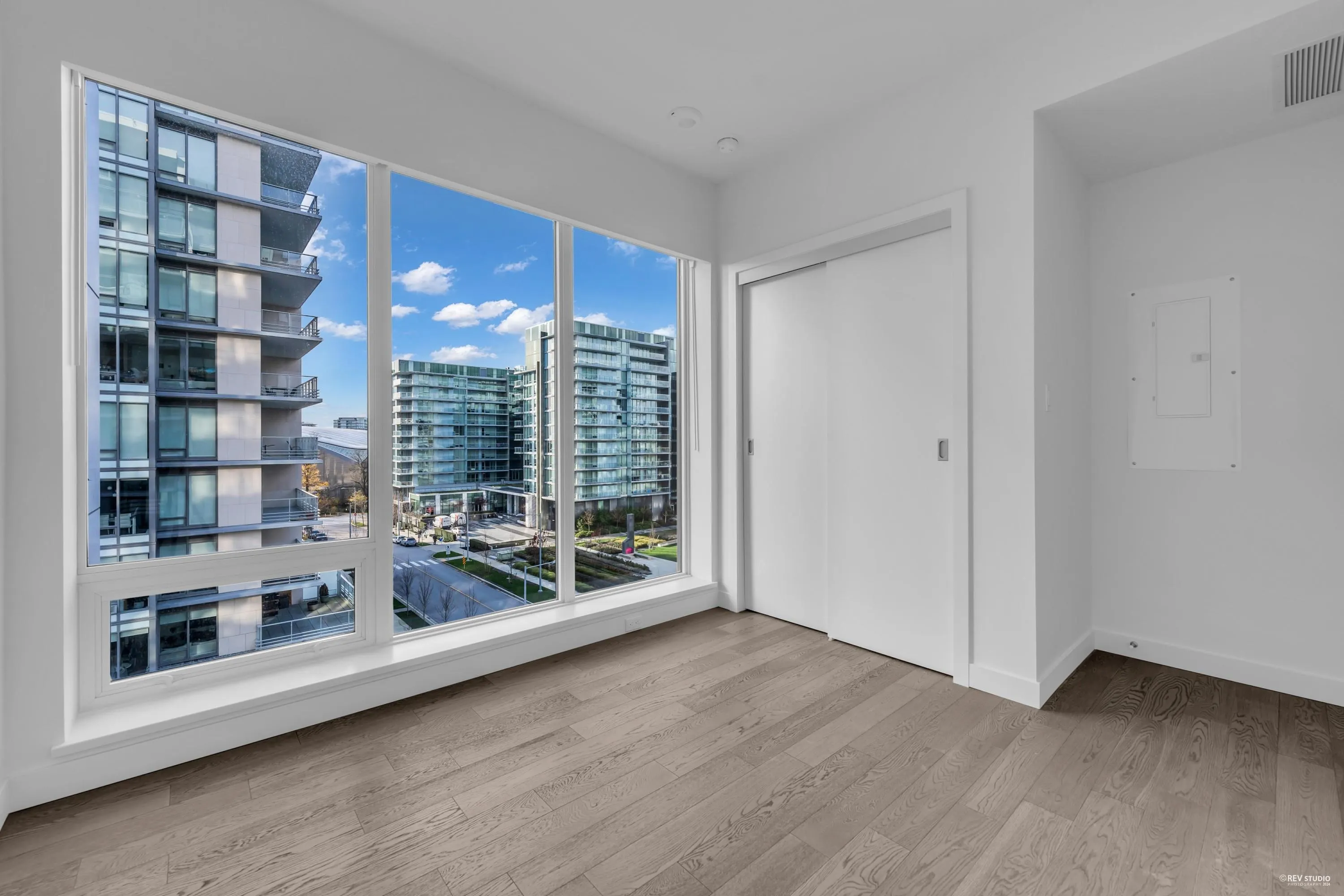 601 6855 Pearson Way