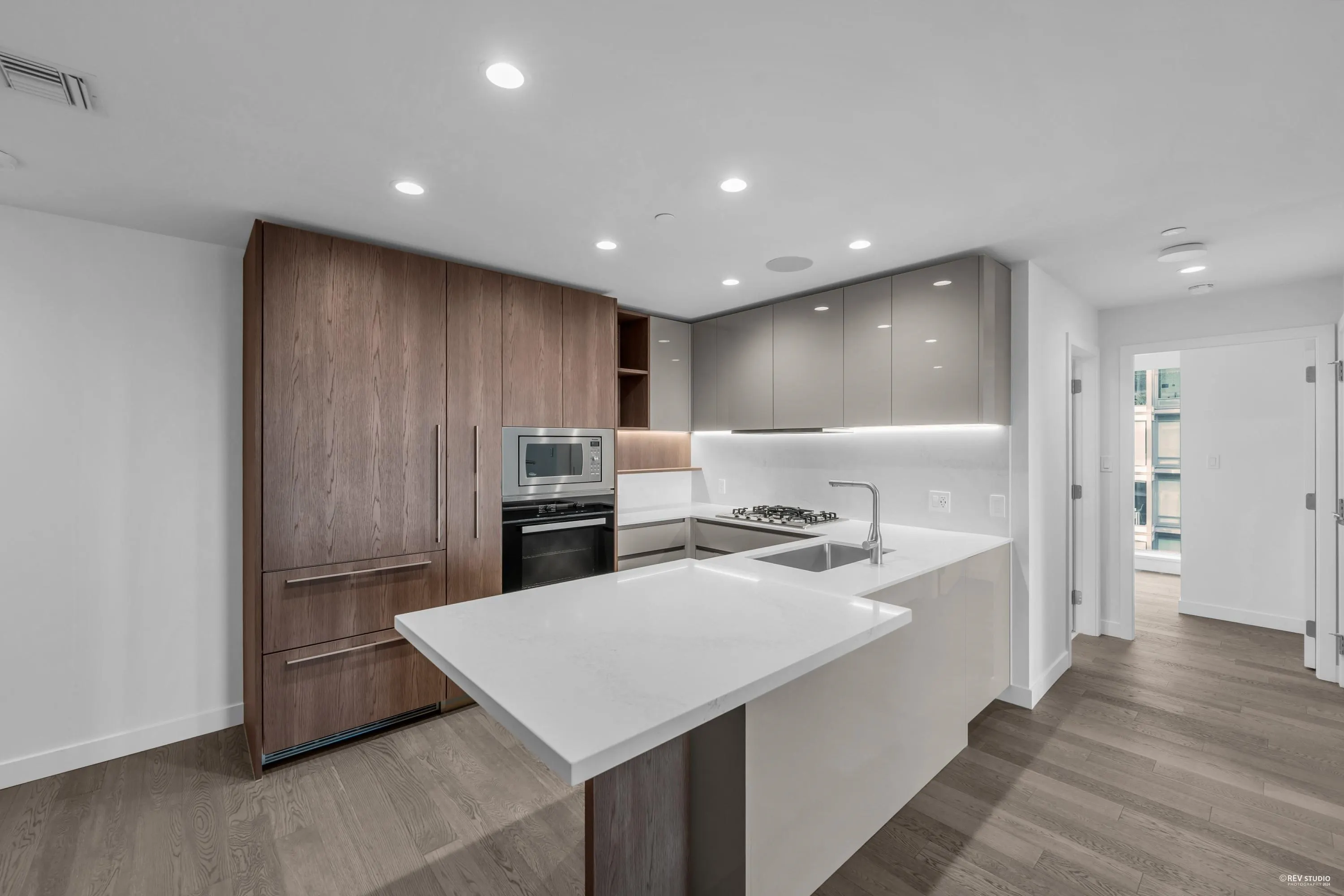 601 6855 Pearson Way