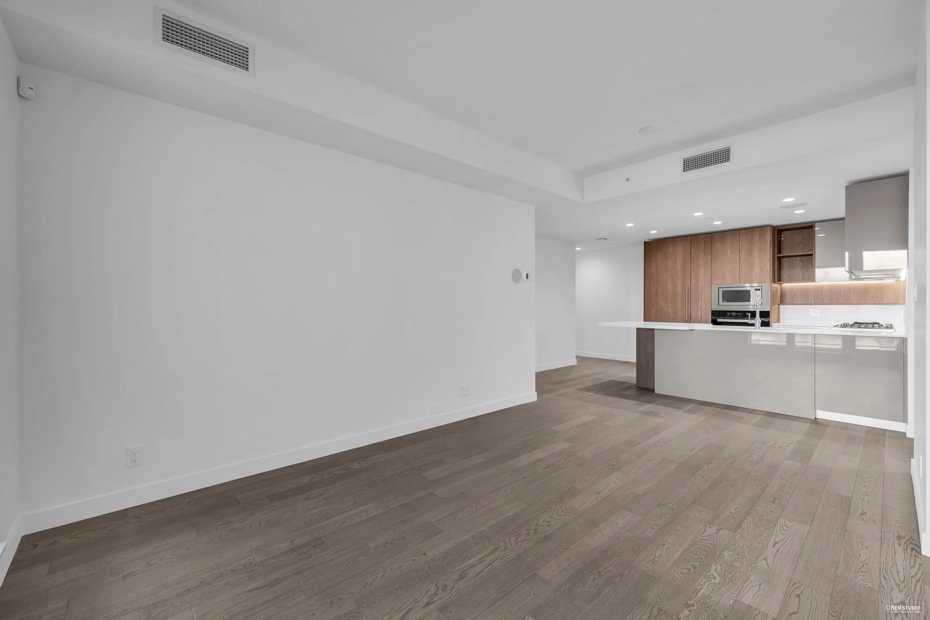 601 6855 Pearson Way