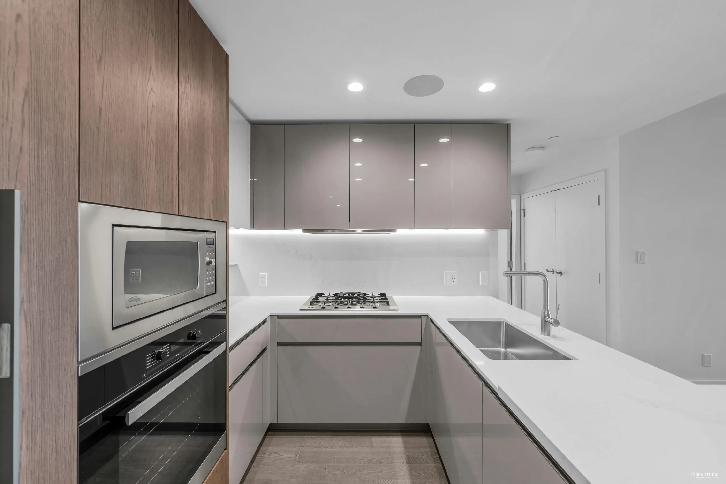601 6855 Pearson Way