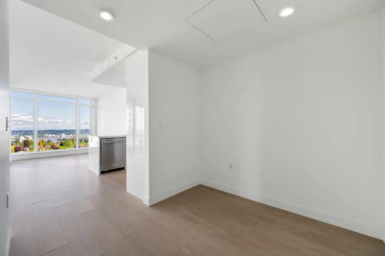 1105 7683 Park Crescent