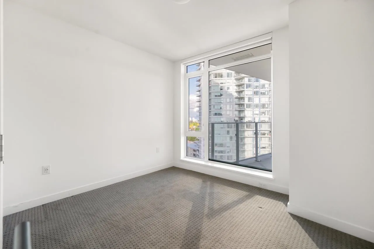 1105 7683 Park Crescent