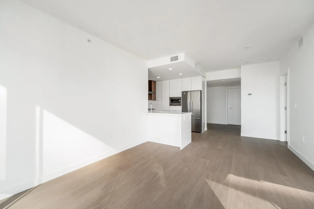 1105 7683 Park Crescent