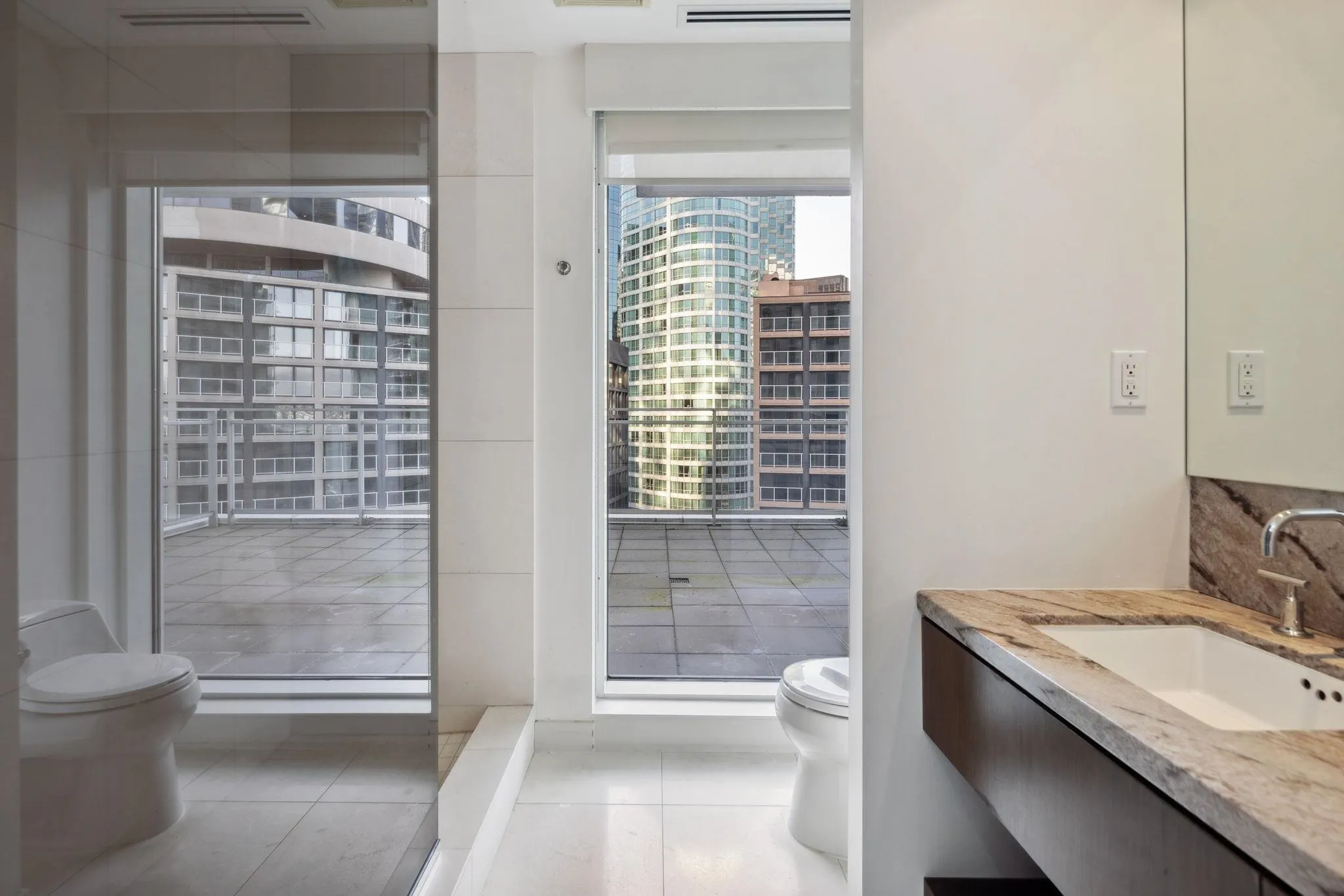 1401 1139 W Cordova Street