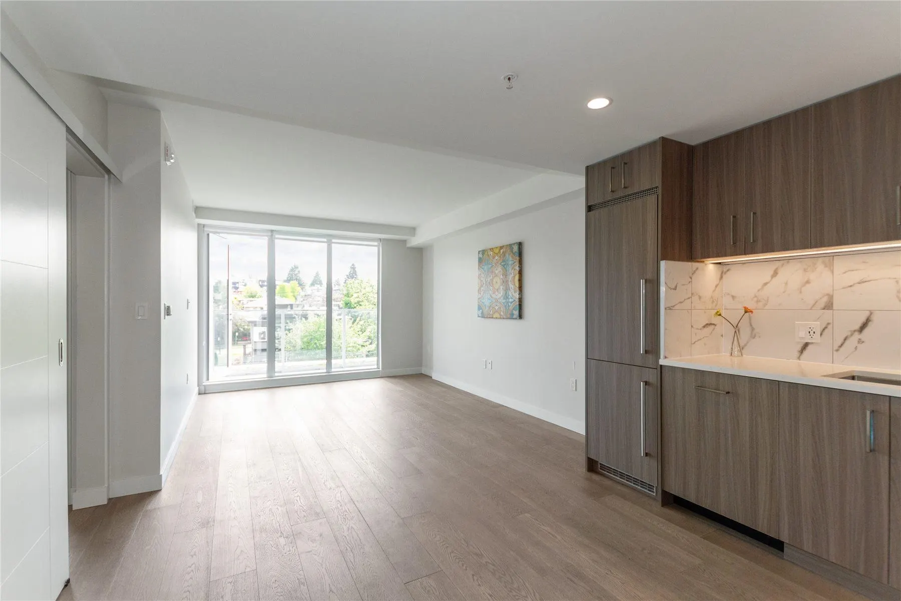 403 528 W King Edward Avenue