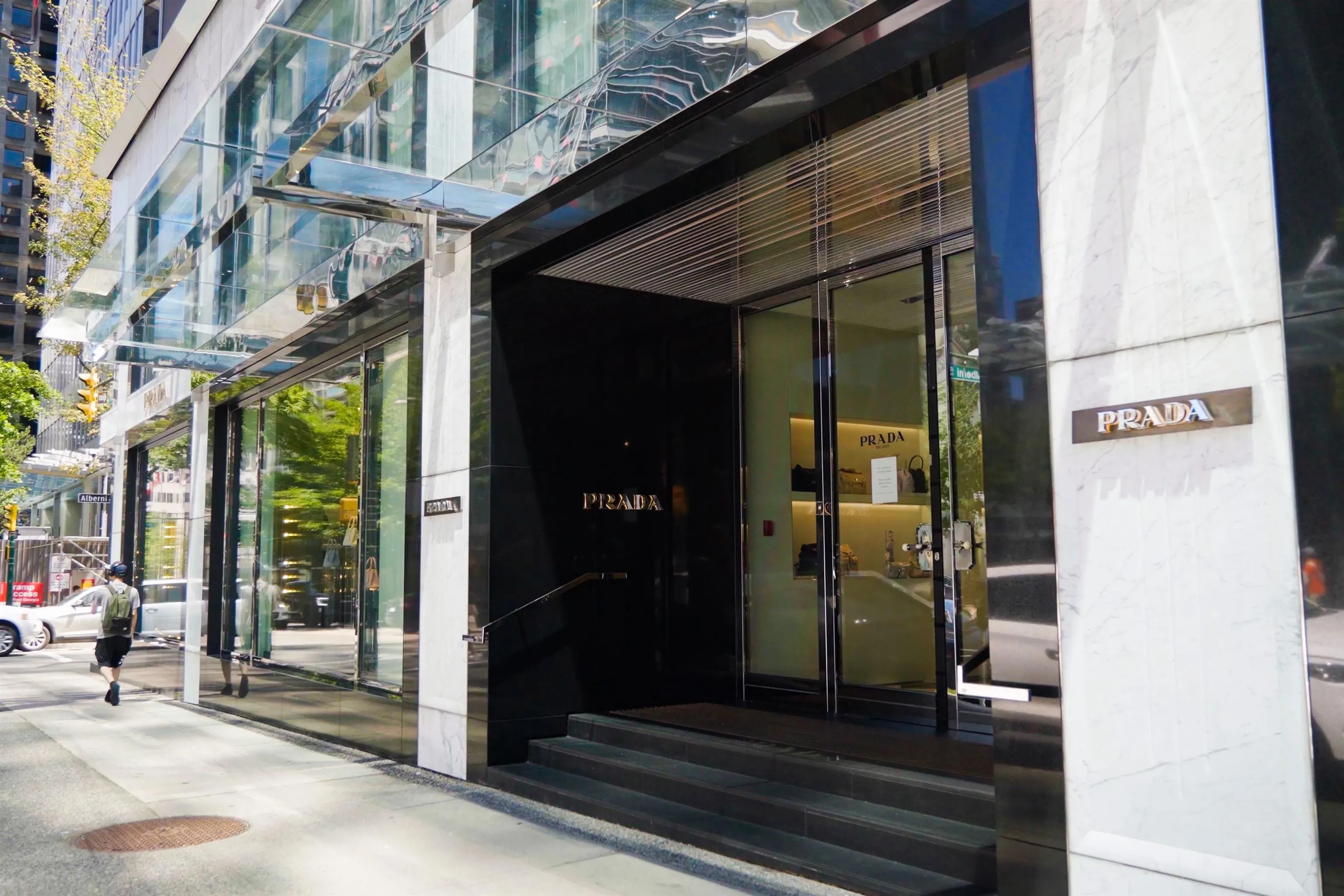 2901 1408 Robson Street