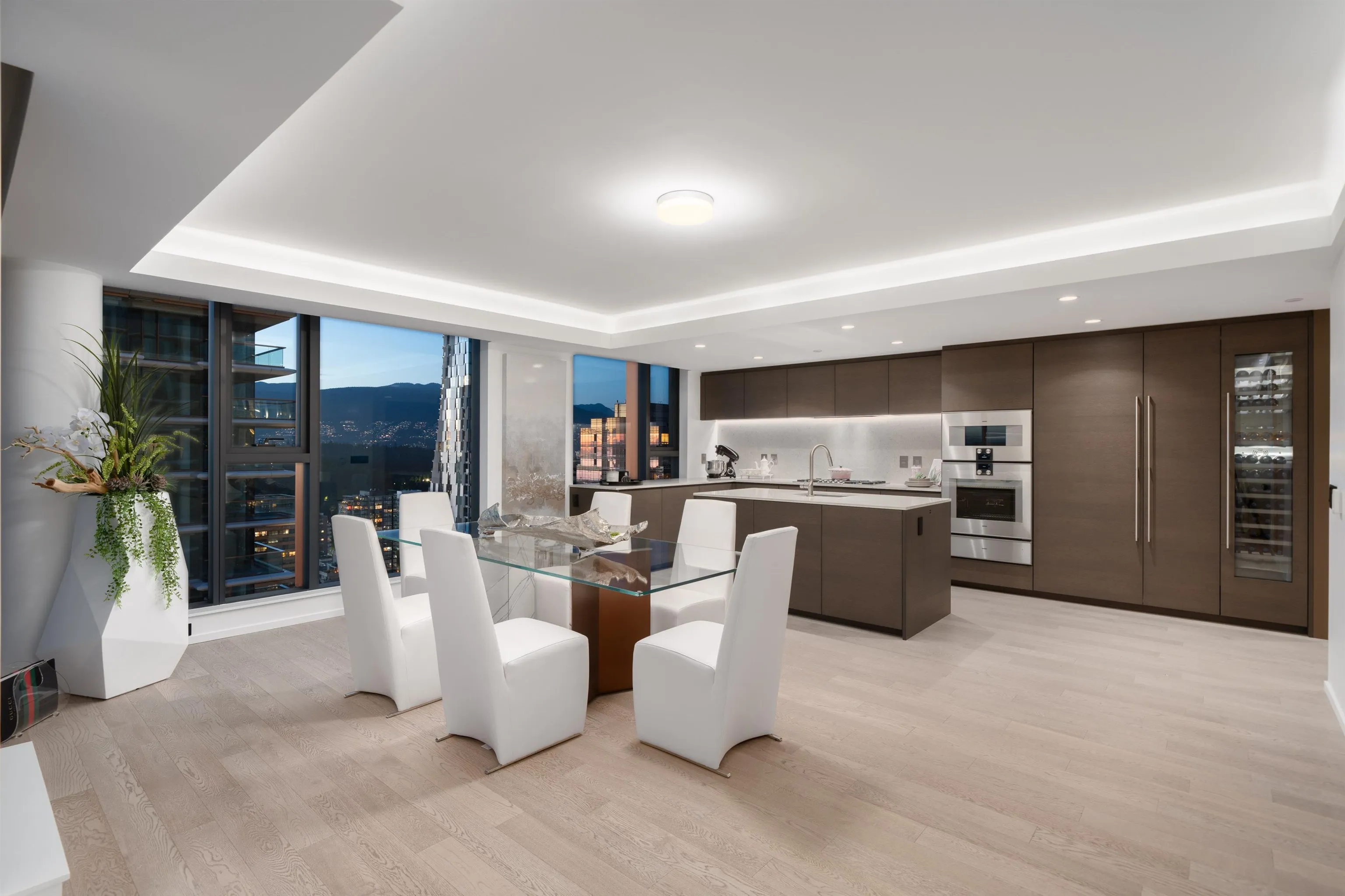 2901 1408 Robson Street