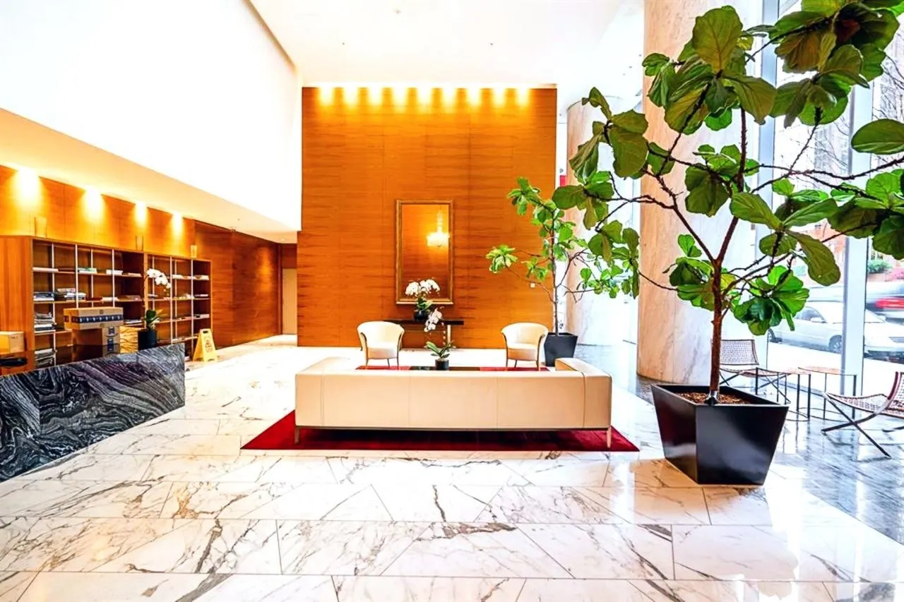 2303 1011 W Cordova Street