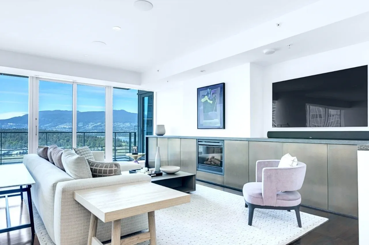 2303 1011 W Cordova Street