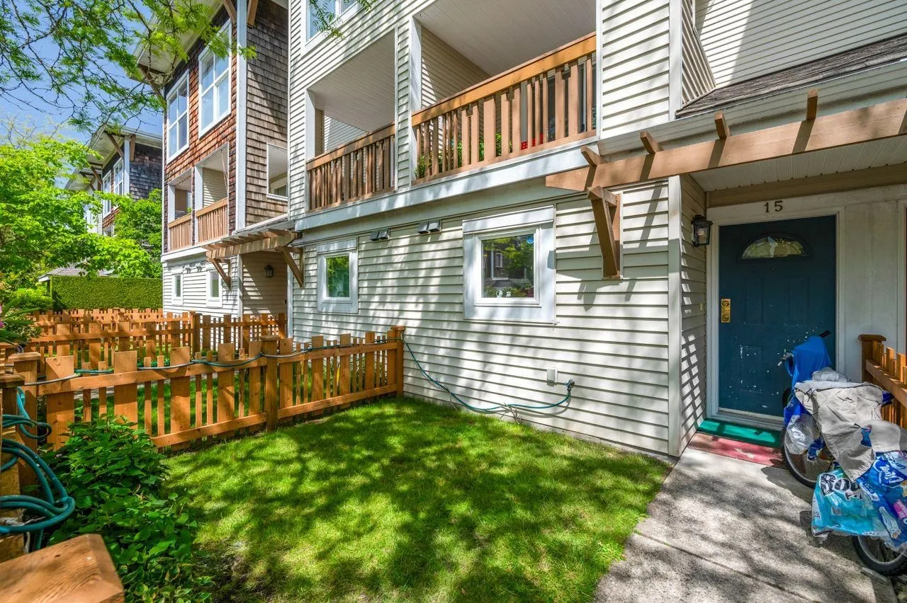 15 7100 Lynnwood Drive