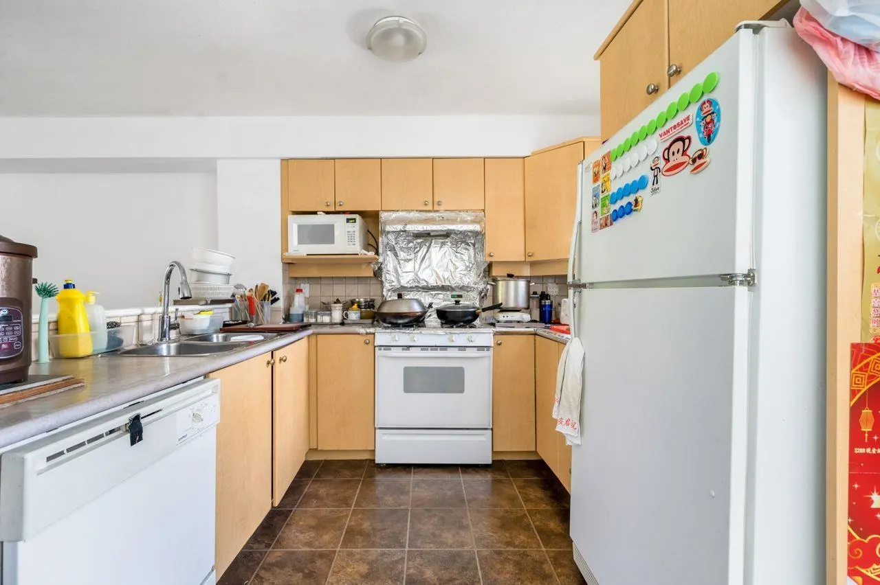 15 7100 Lynnwood Drive