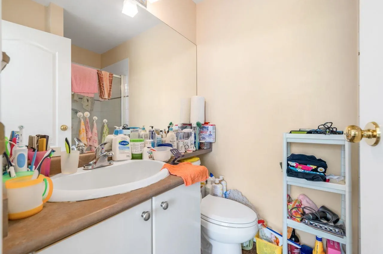 15 7100 Lynnwood Drive