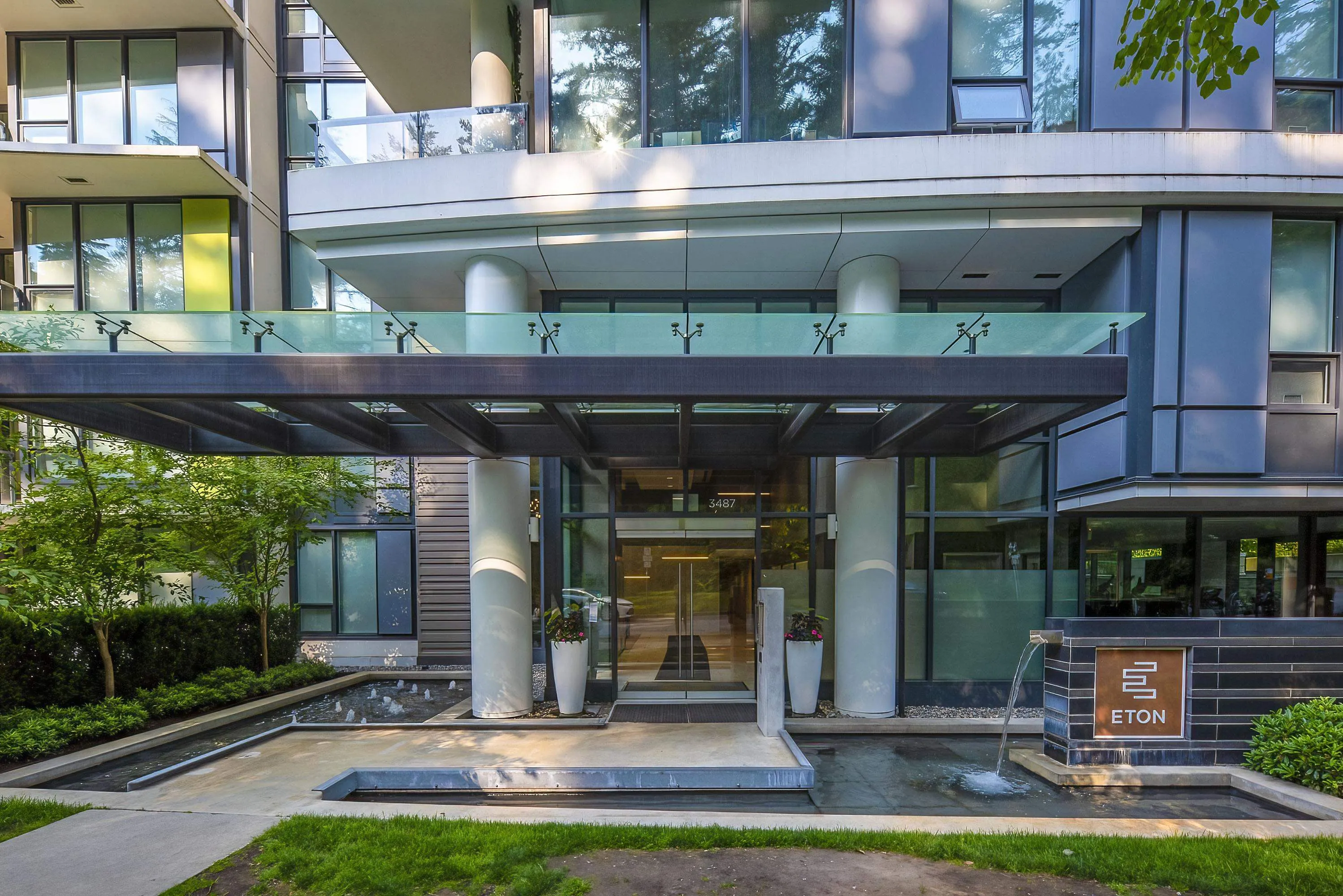 1302 3487 Binning Road
