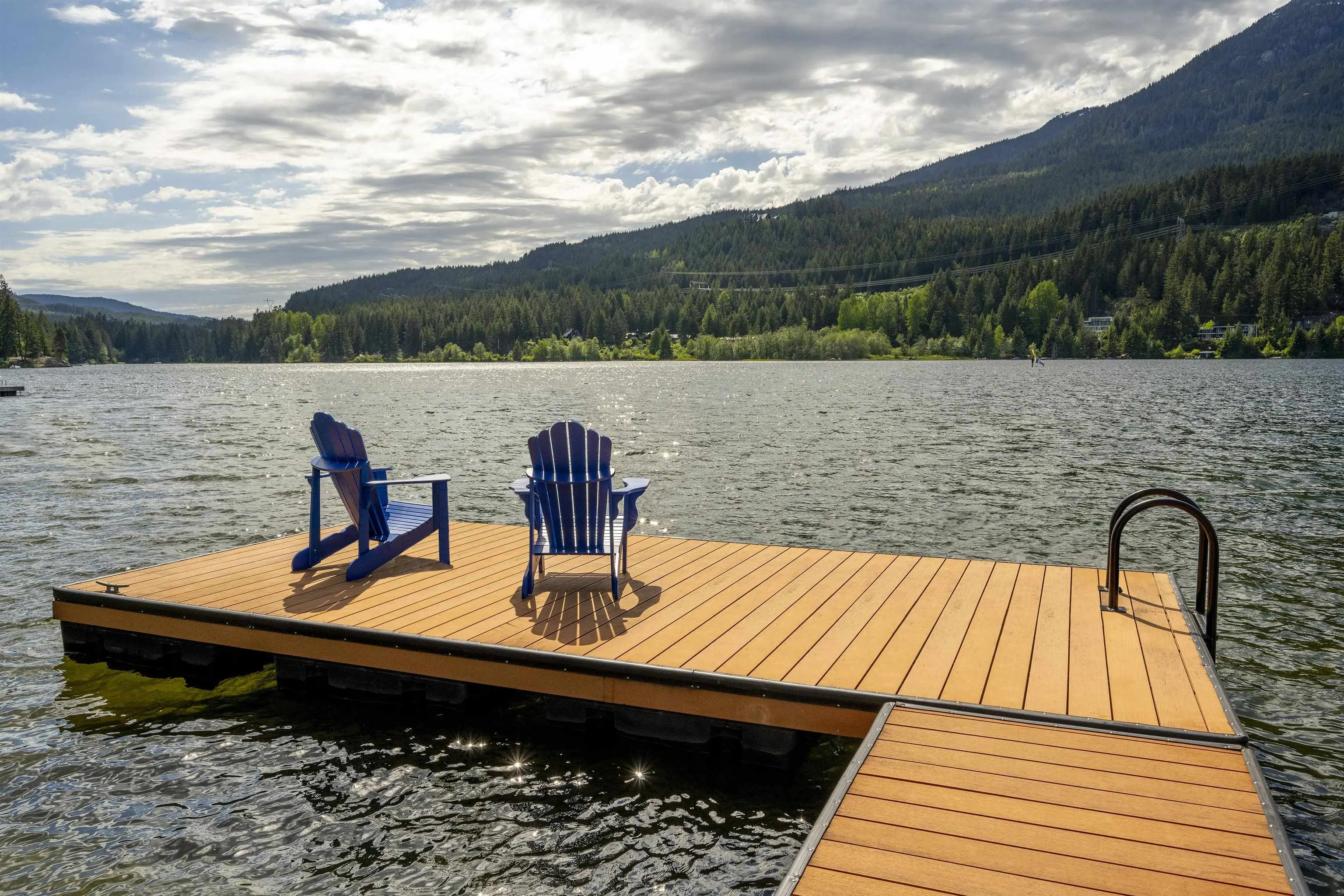 3319 Lakeside Road
