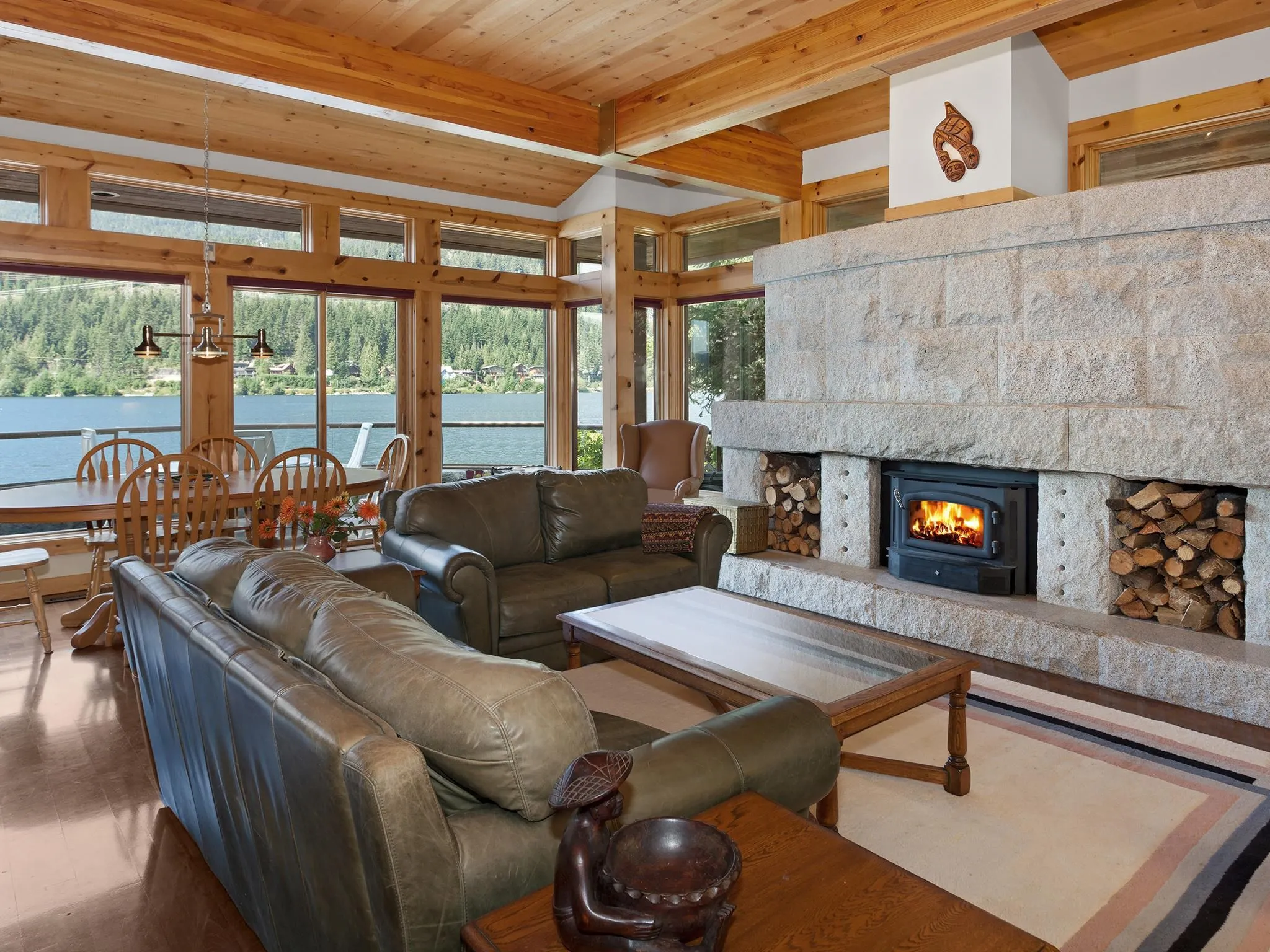 3319 Lakeside Road