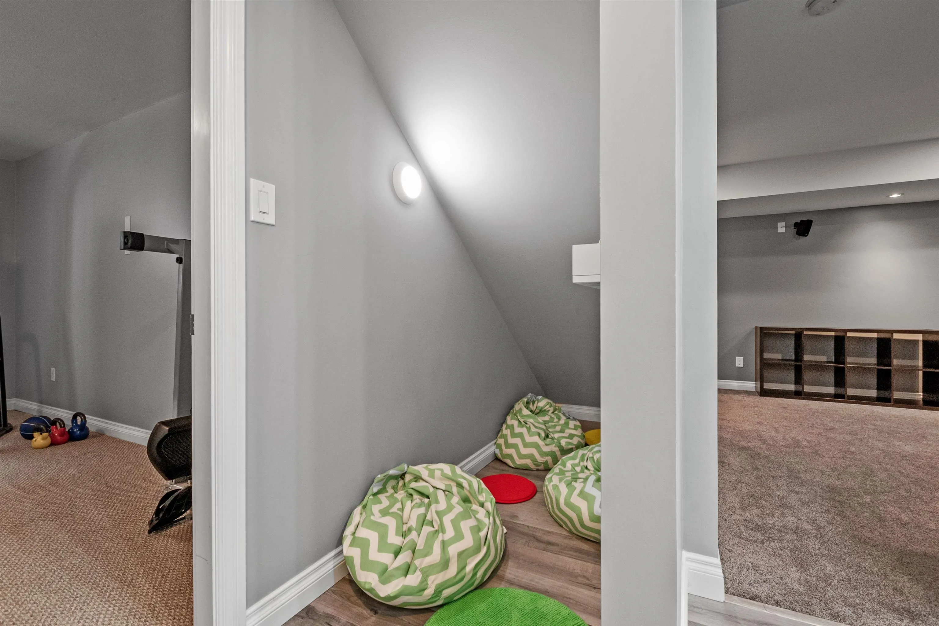 48 44523 Mclaren Drive