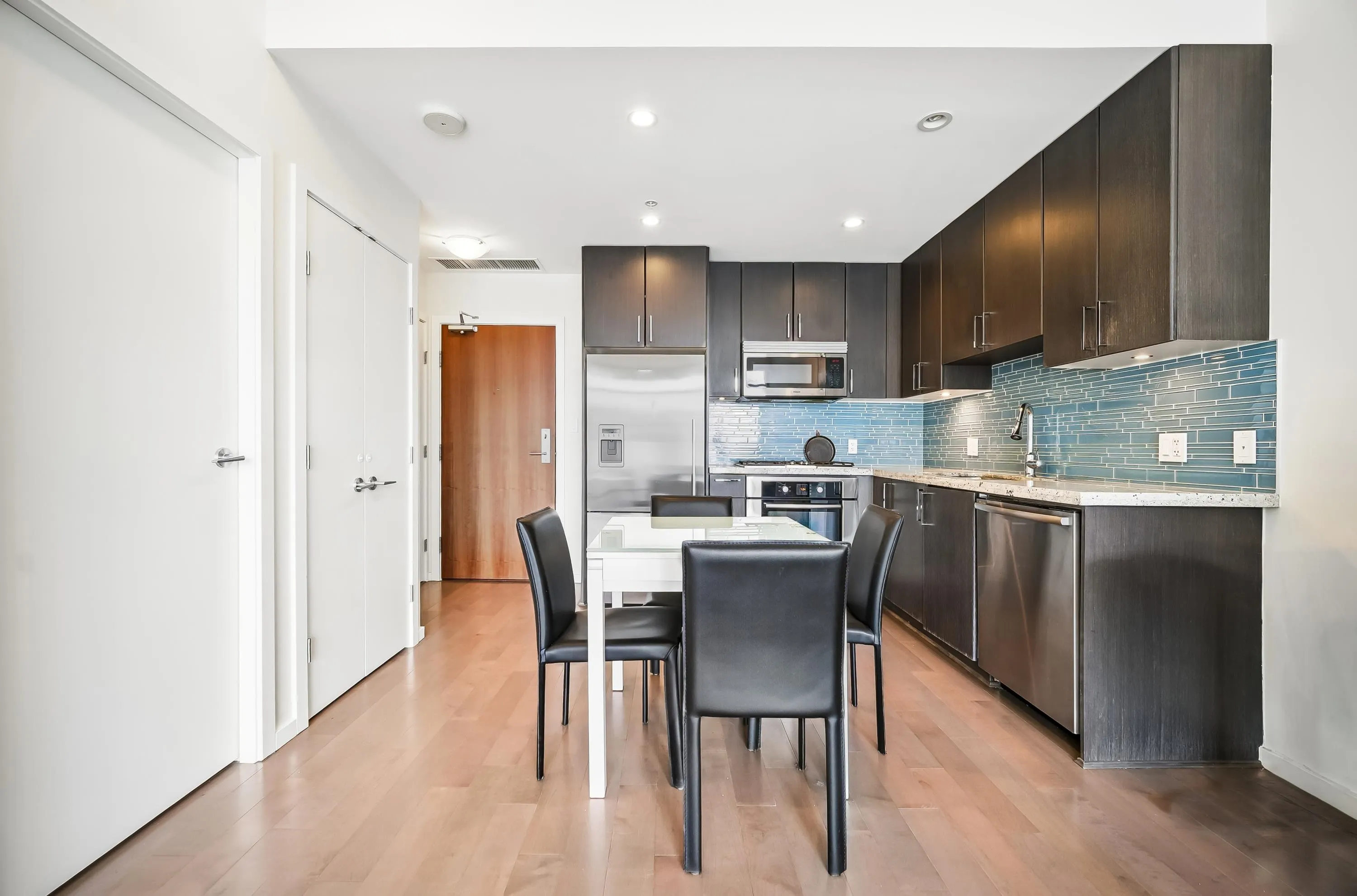 201 63 W 2nd Avenue