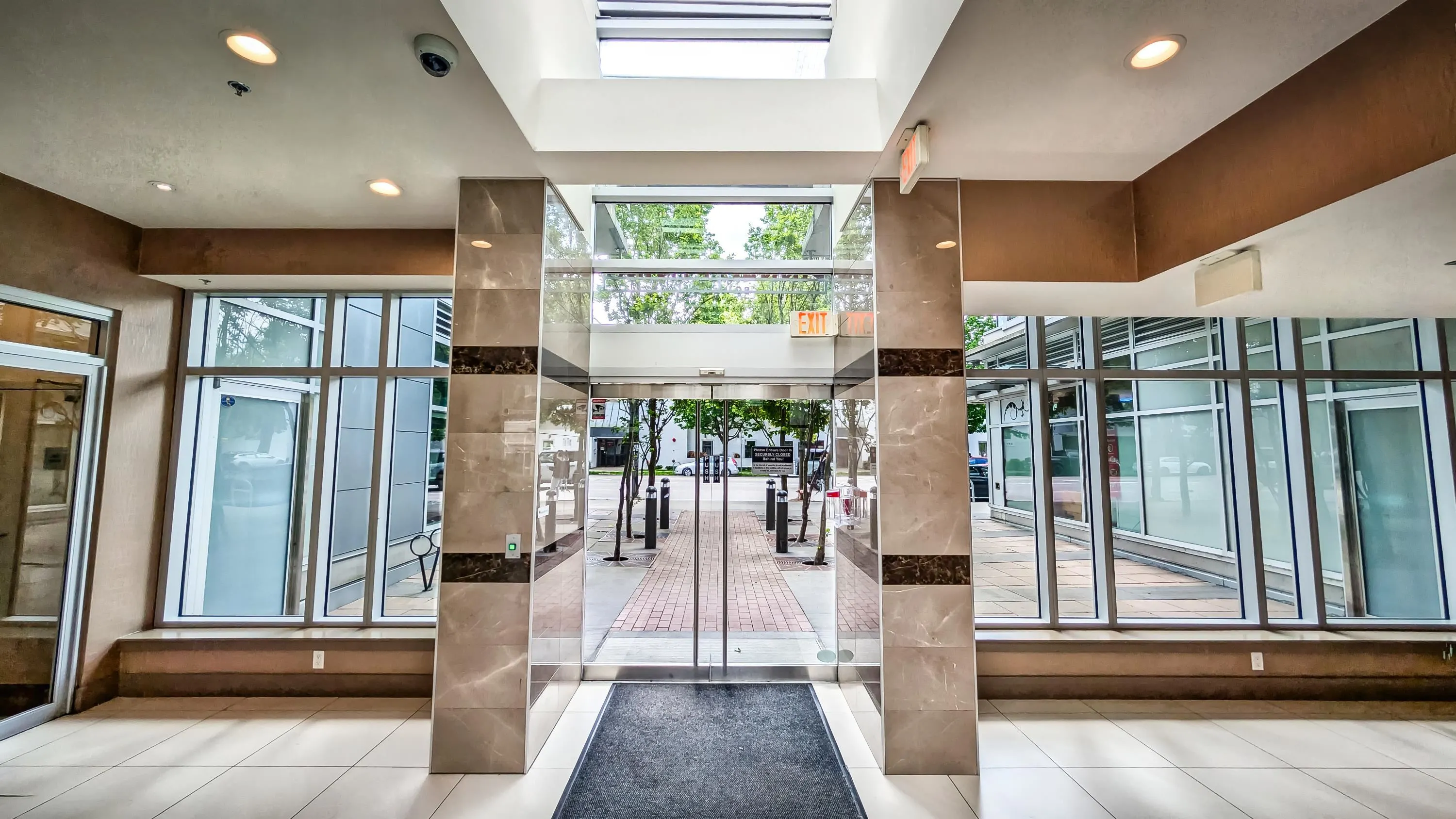 201 63 W 2nd Avenue
