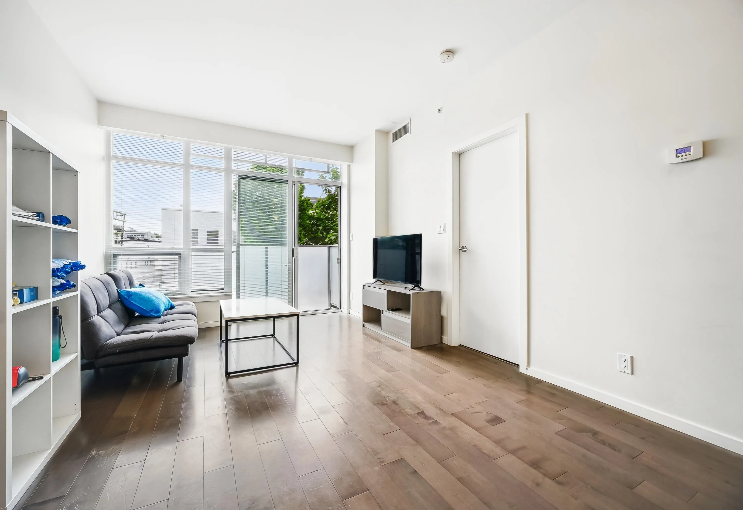 201 63 W 2nd Avenue