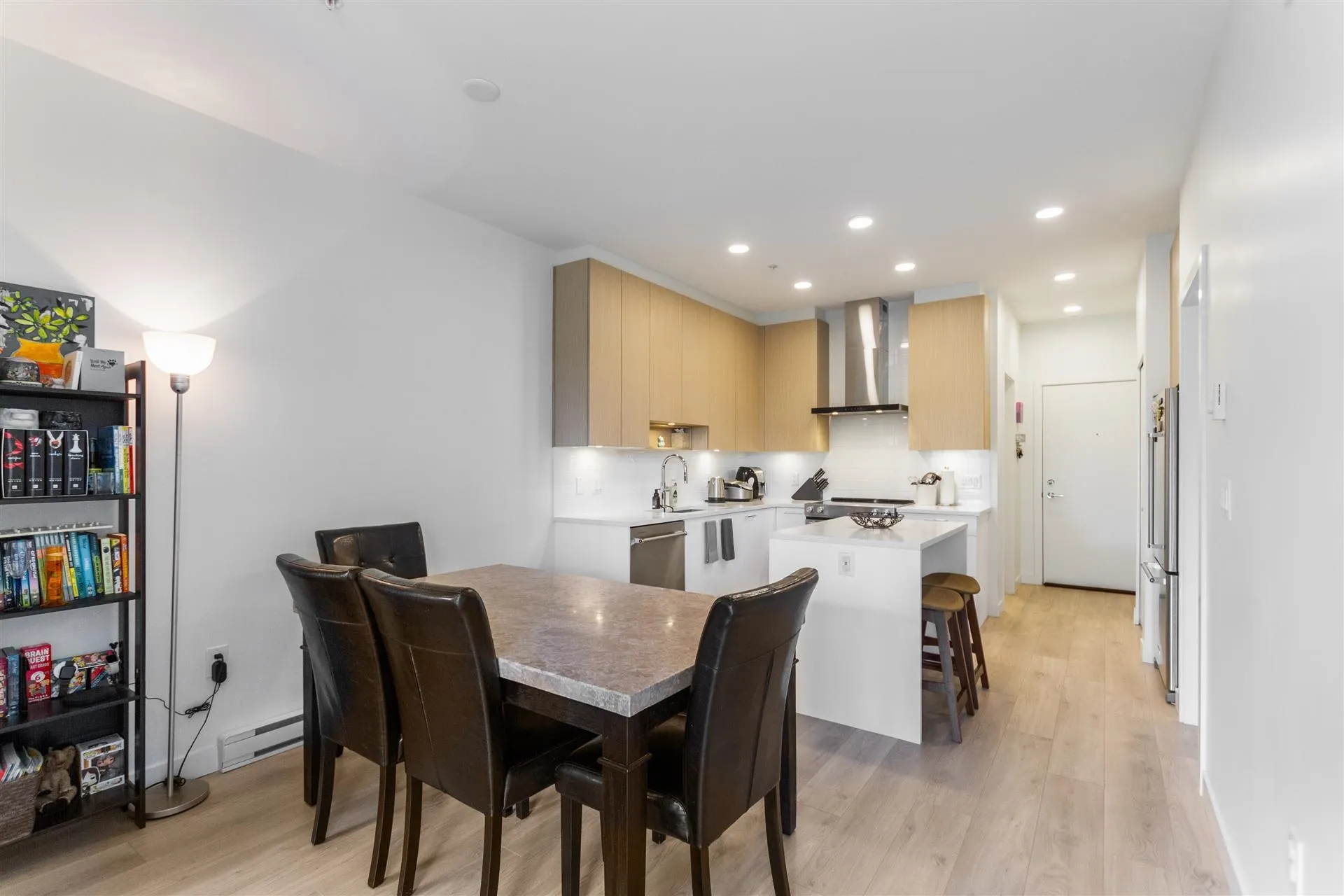 411 7588 16th Street