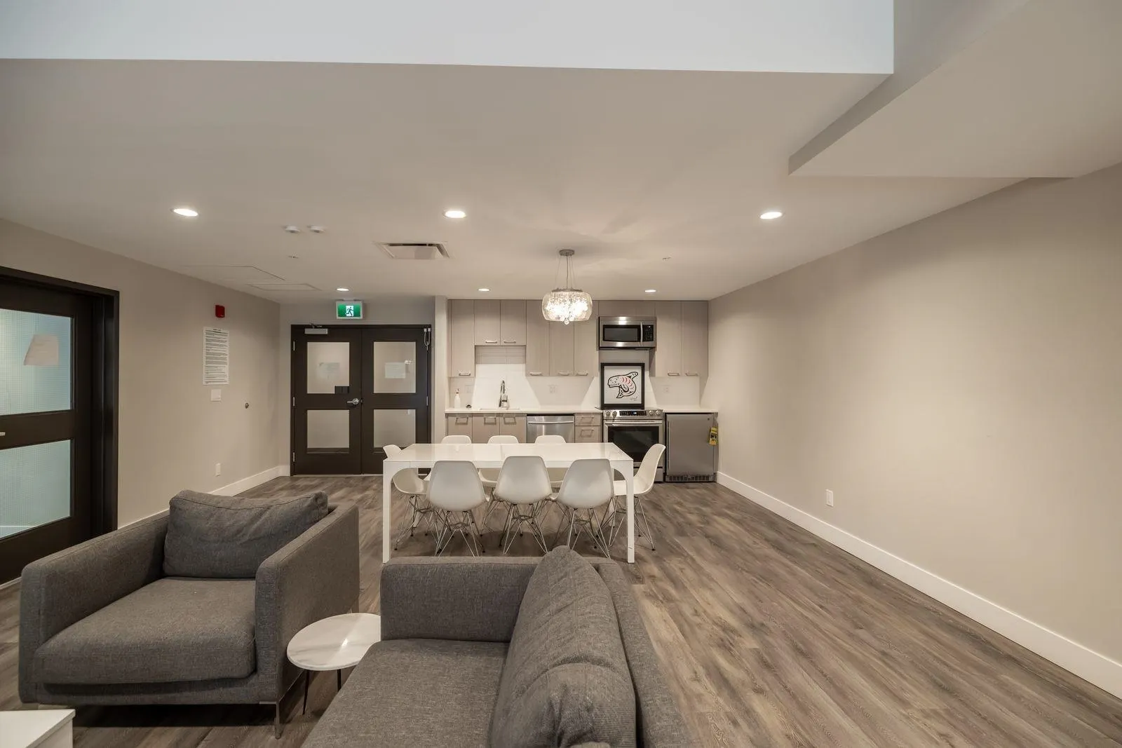 317 4690 Hawk Lane