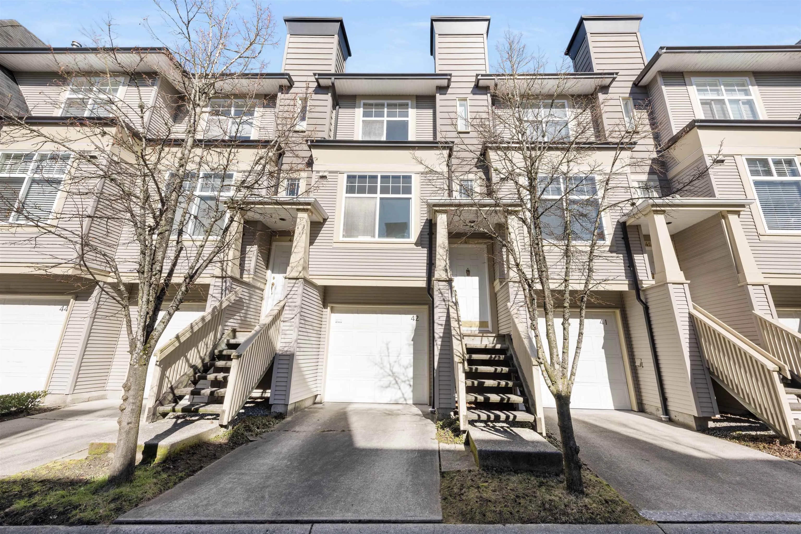 42 3711 Robson Court