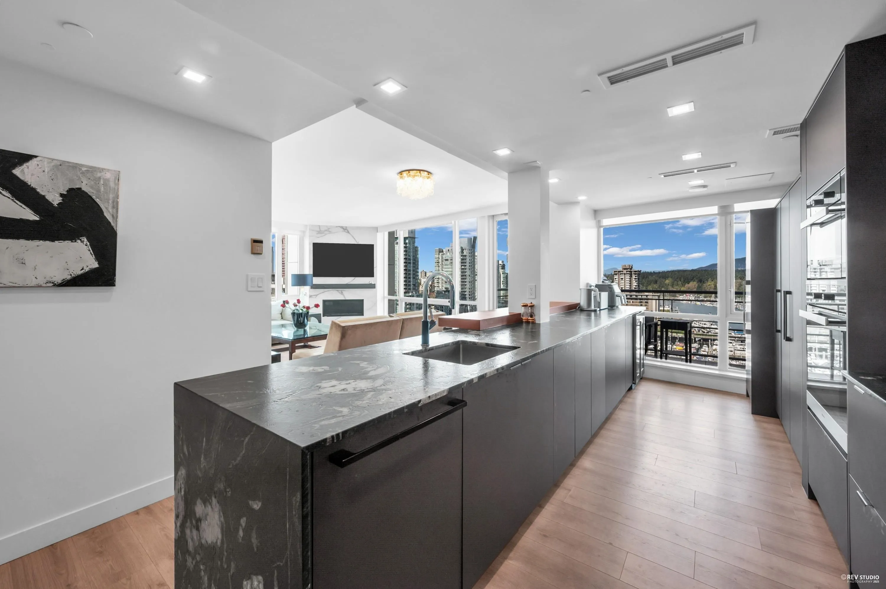 1304 323 Jervis Street