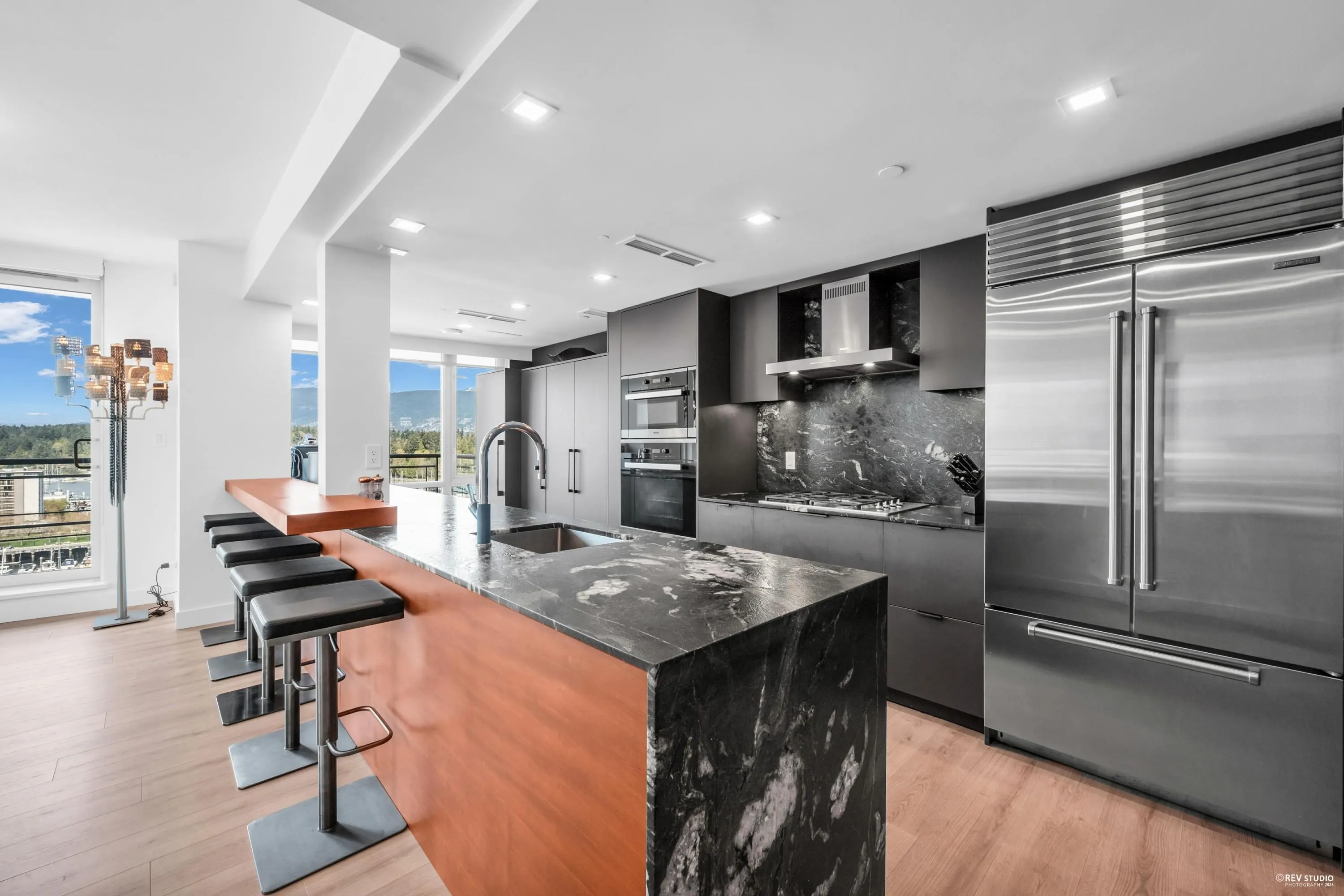 1304 323 Jervis Street