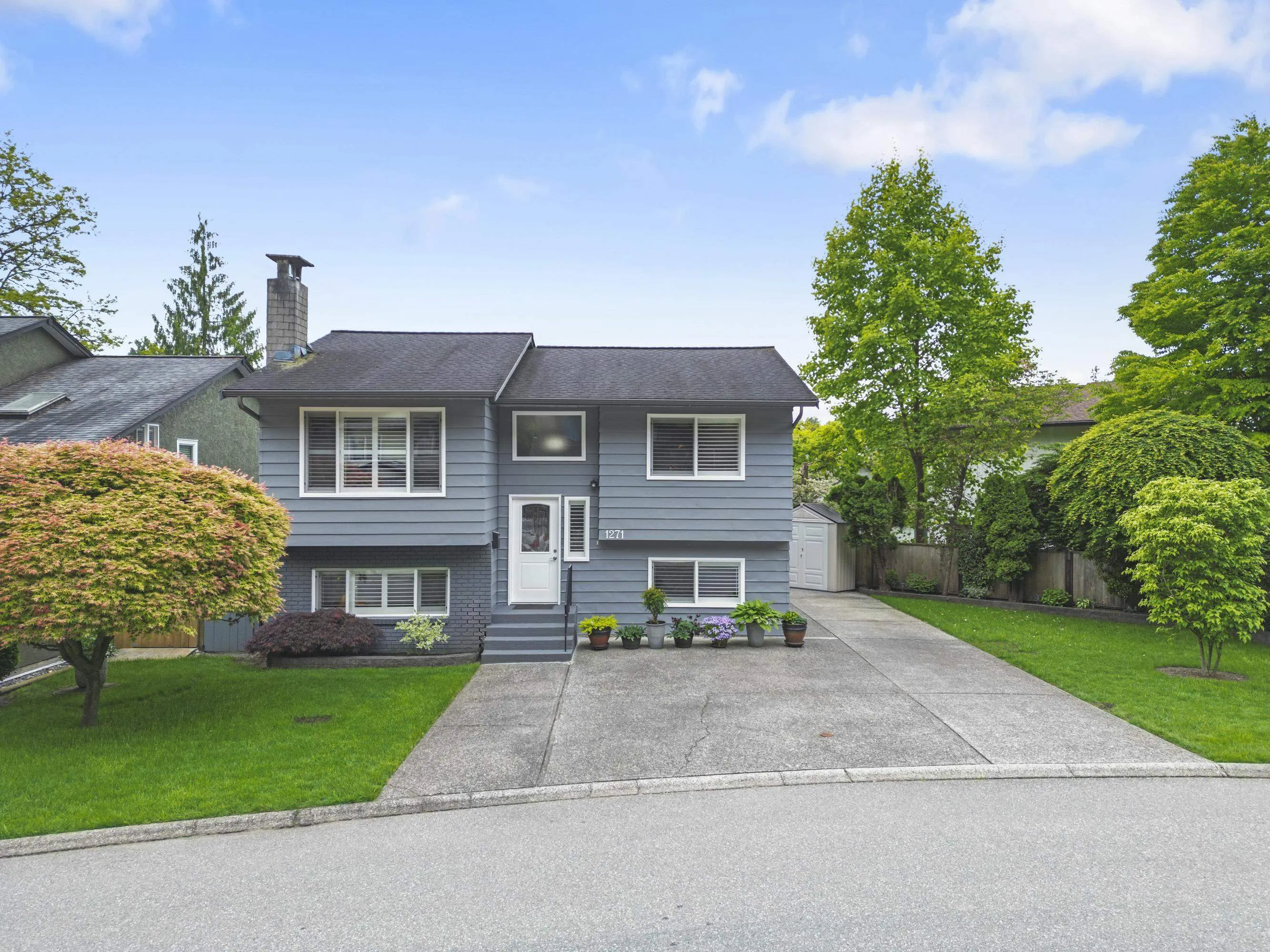 1271 Bluff Drive