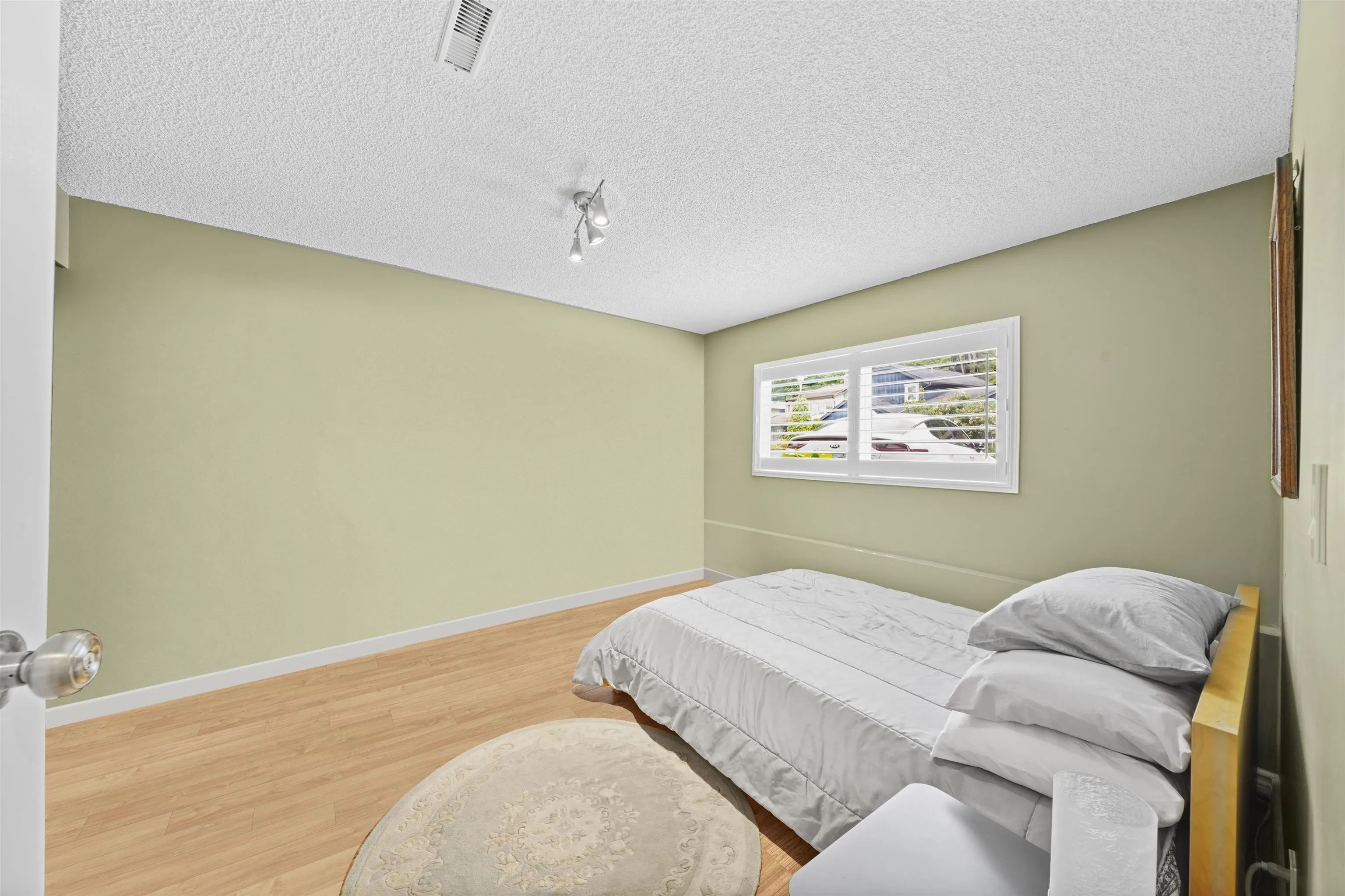 1271 Bluff Drive