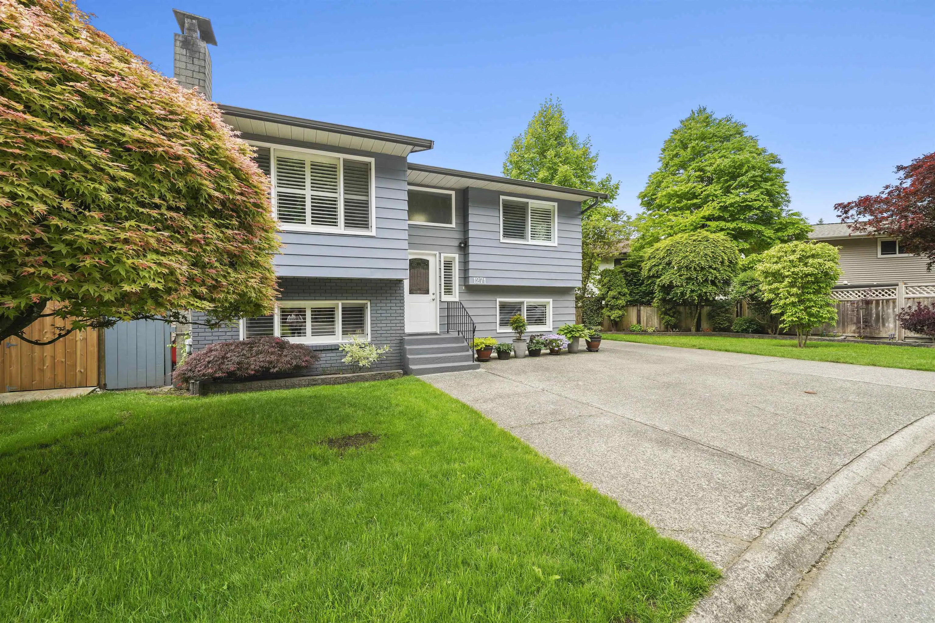 1271 Bluff Drive