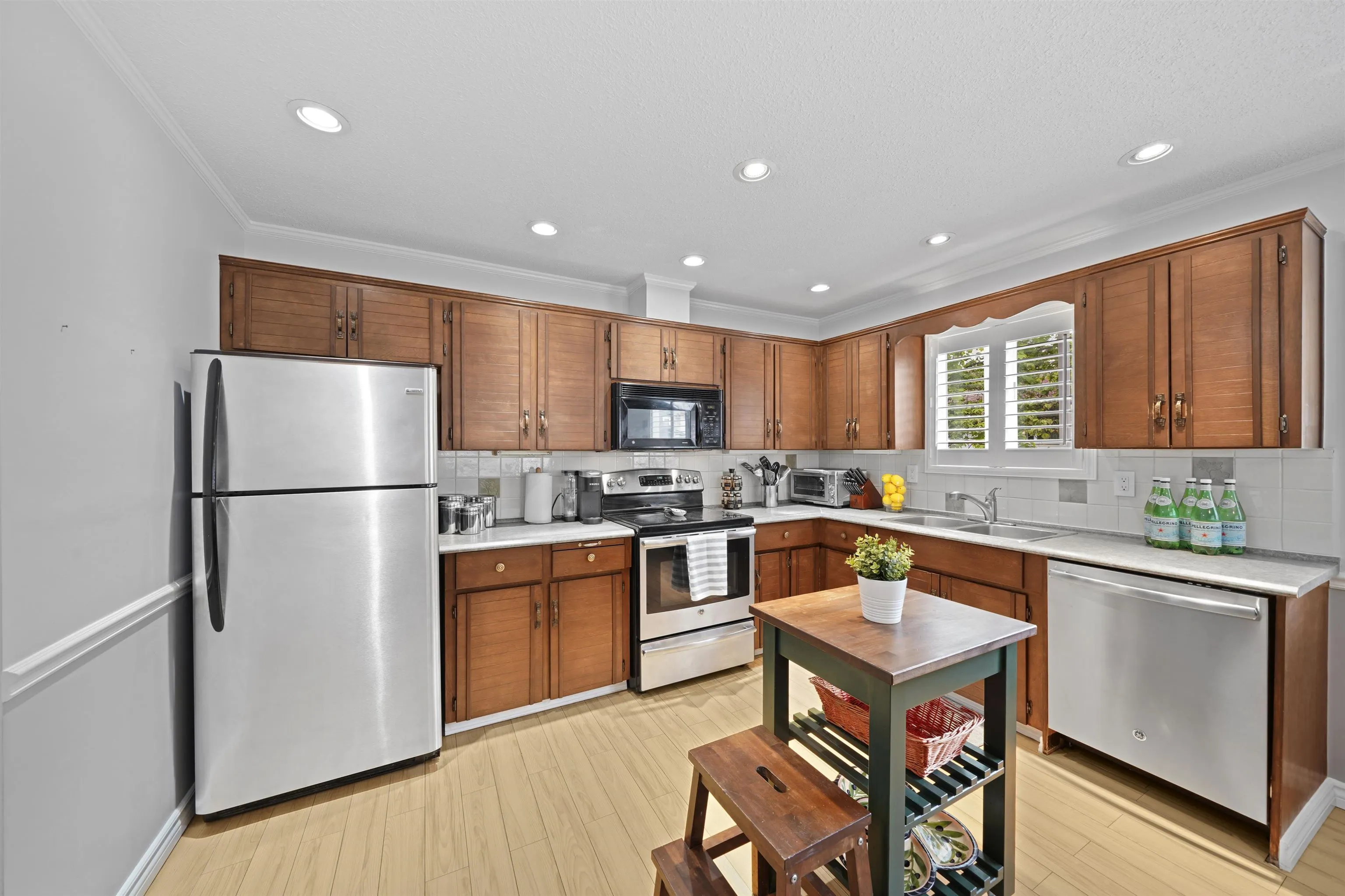 1271 Bluff Drive