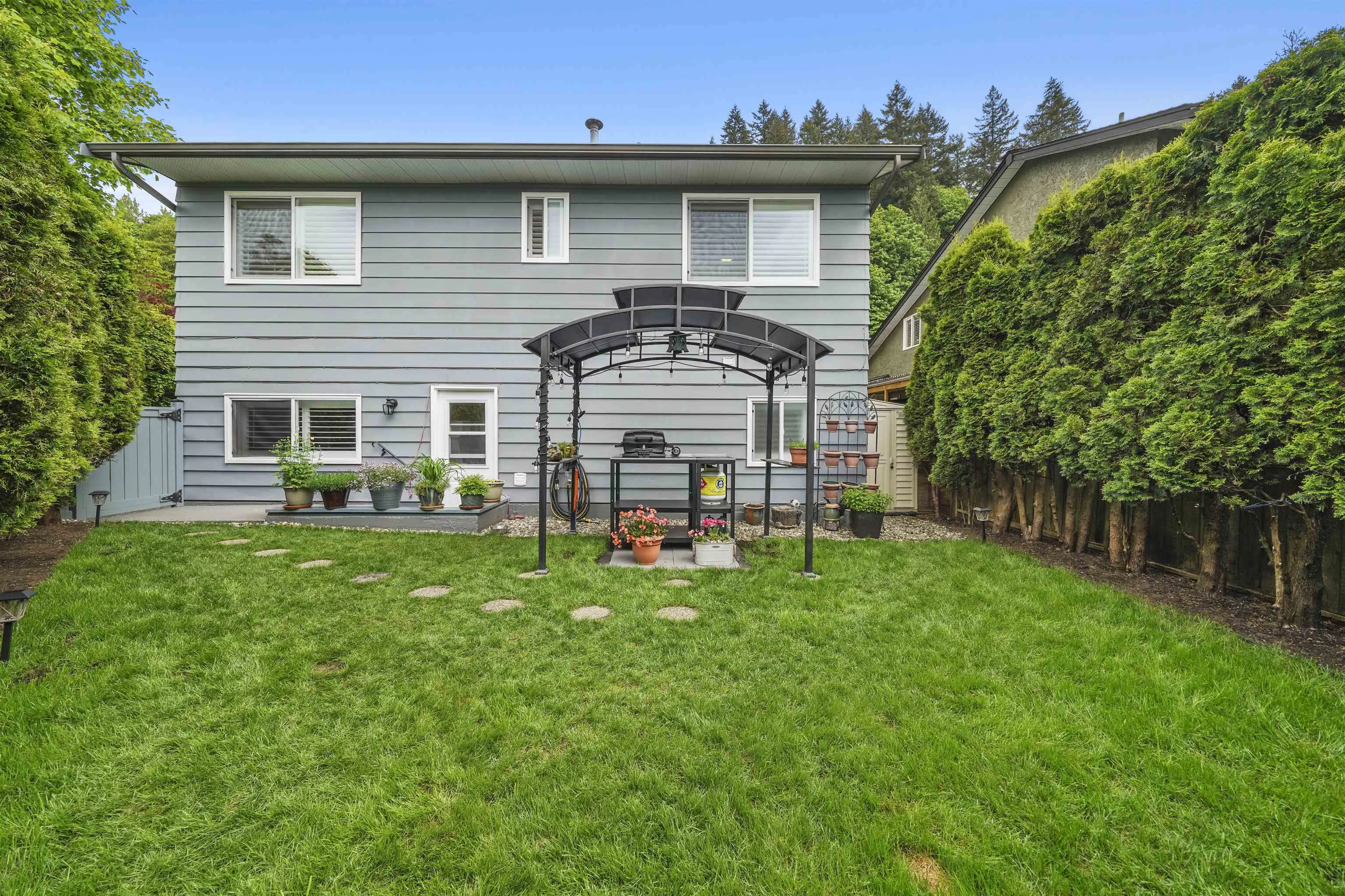 1271 Bluff Drive
