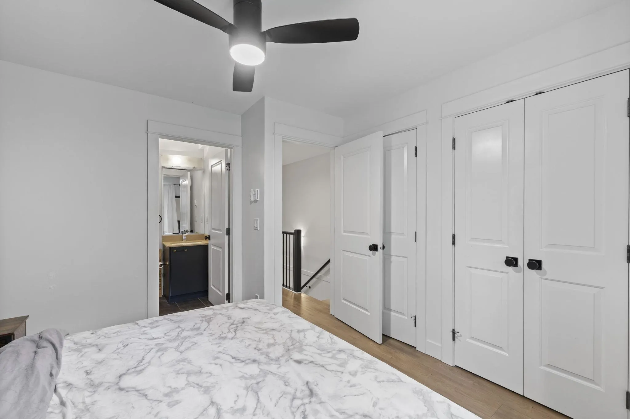 121 3382 Viewmount Drive