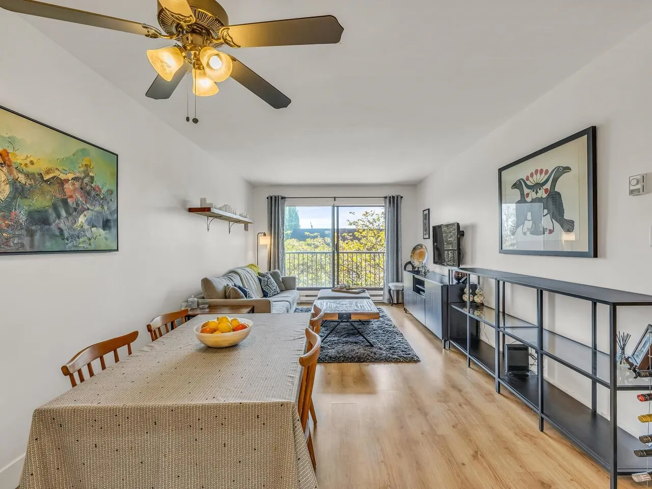206 251 W 4th Street