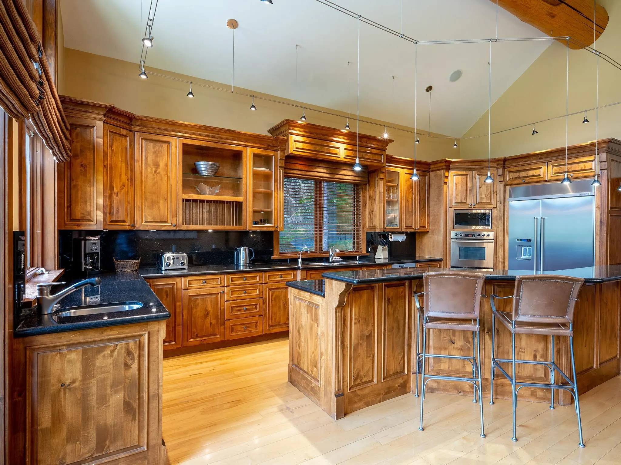 3220 Peak Drive