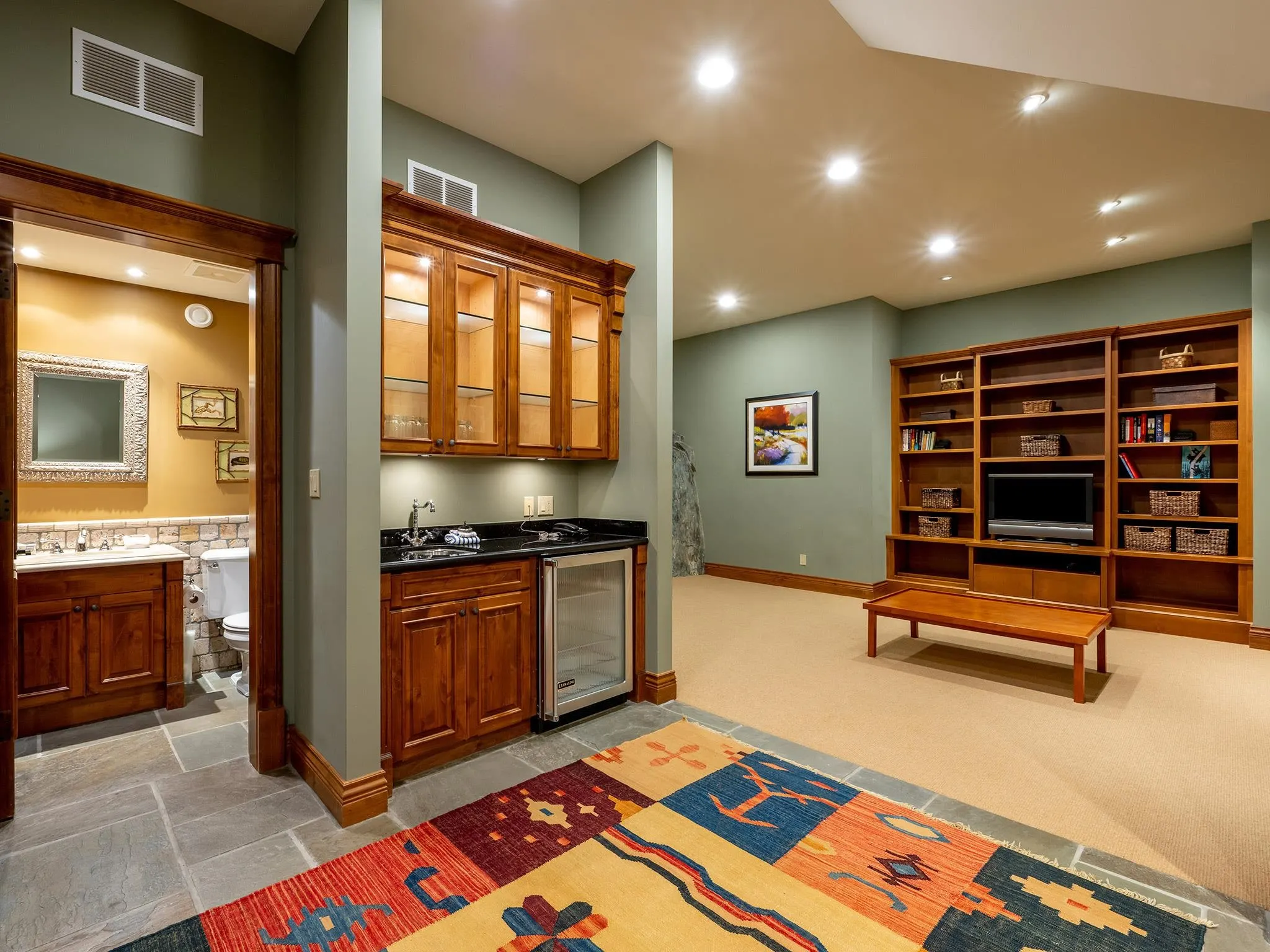 3220 Peak Drive