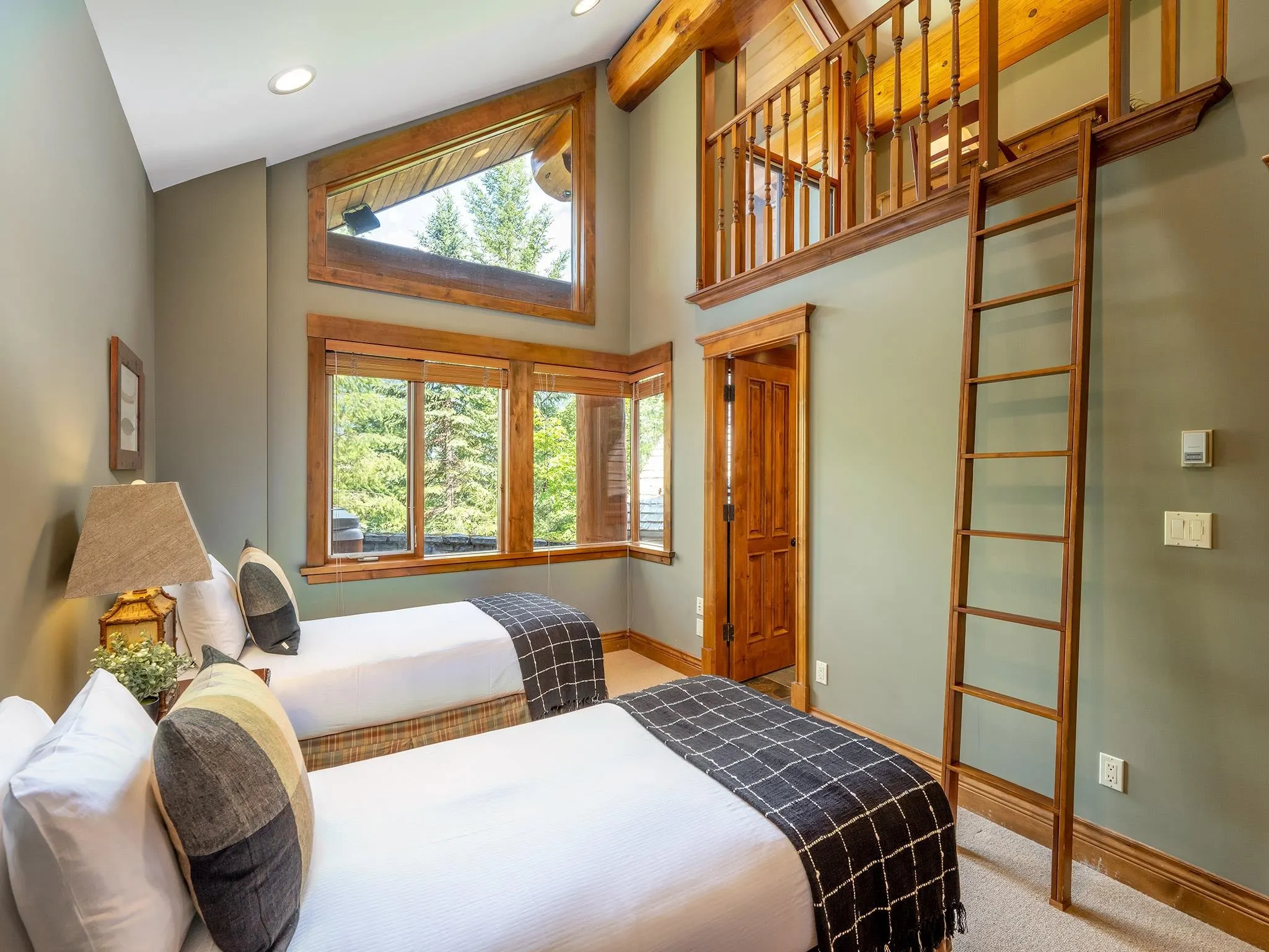 3220 Peak Drive