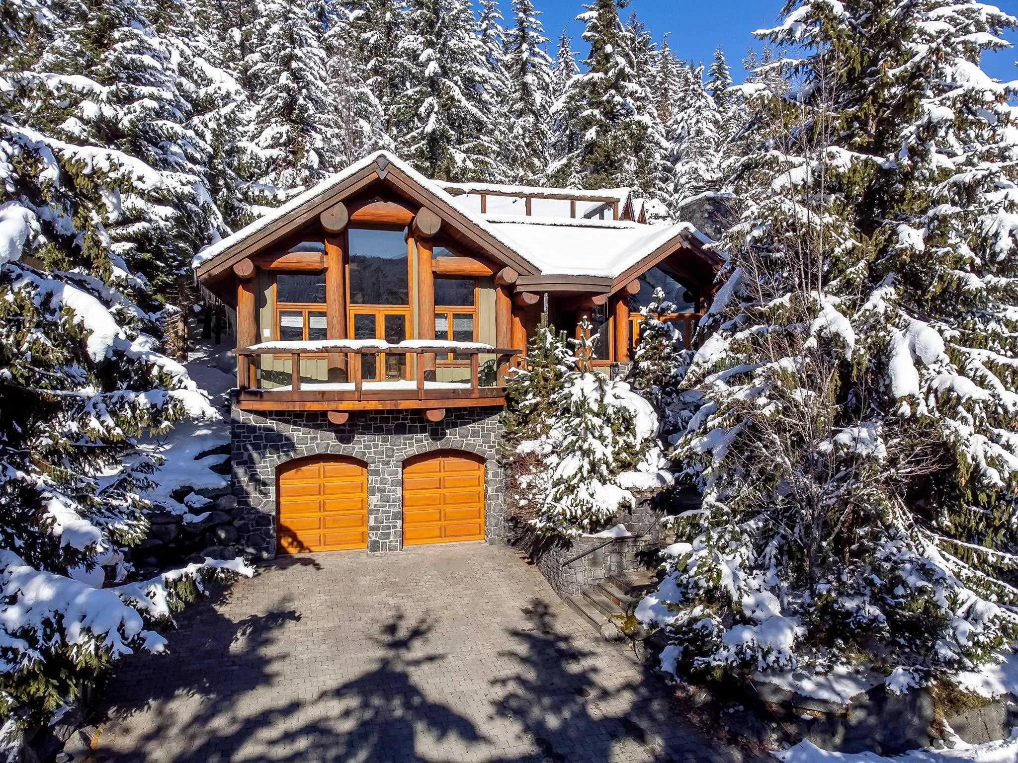 3220 Peak Drive