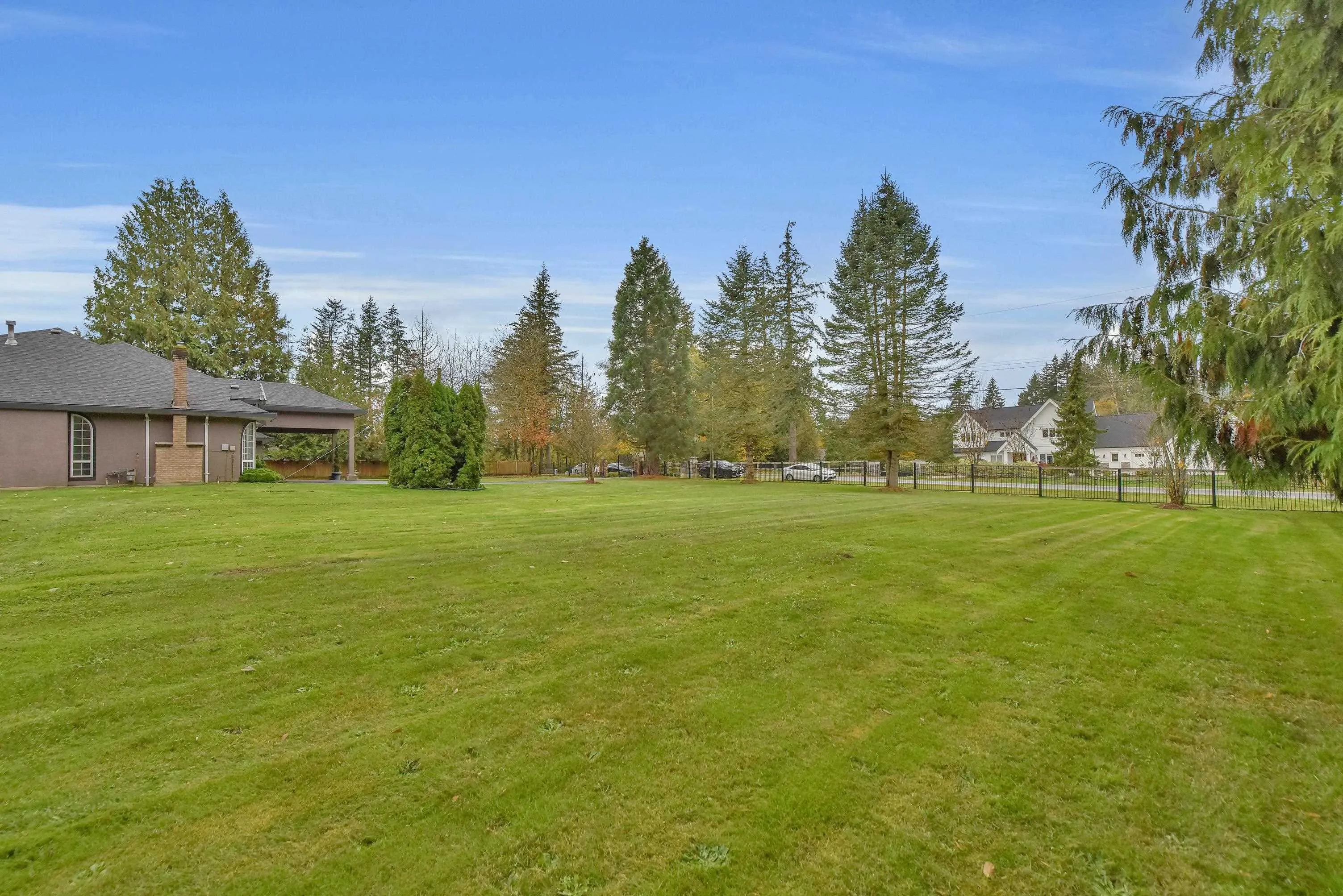 20054 Fernridge Crescent