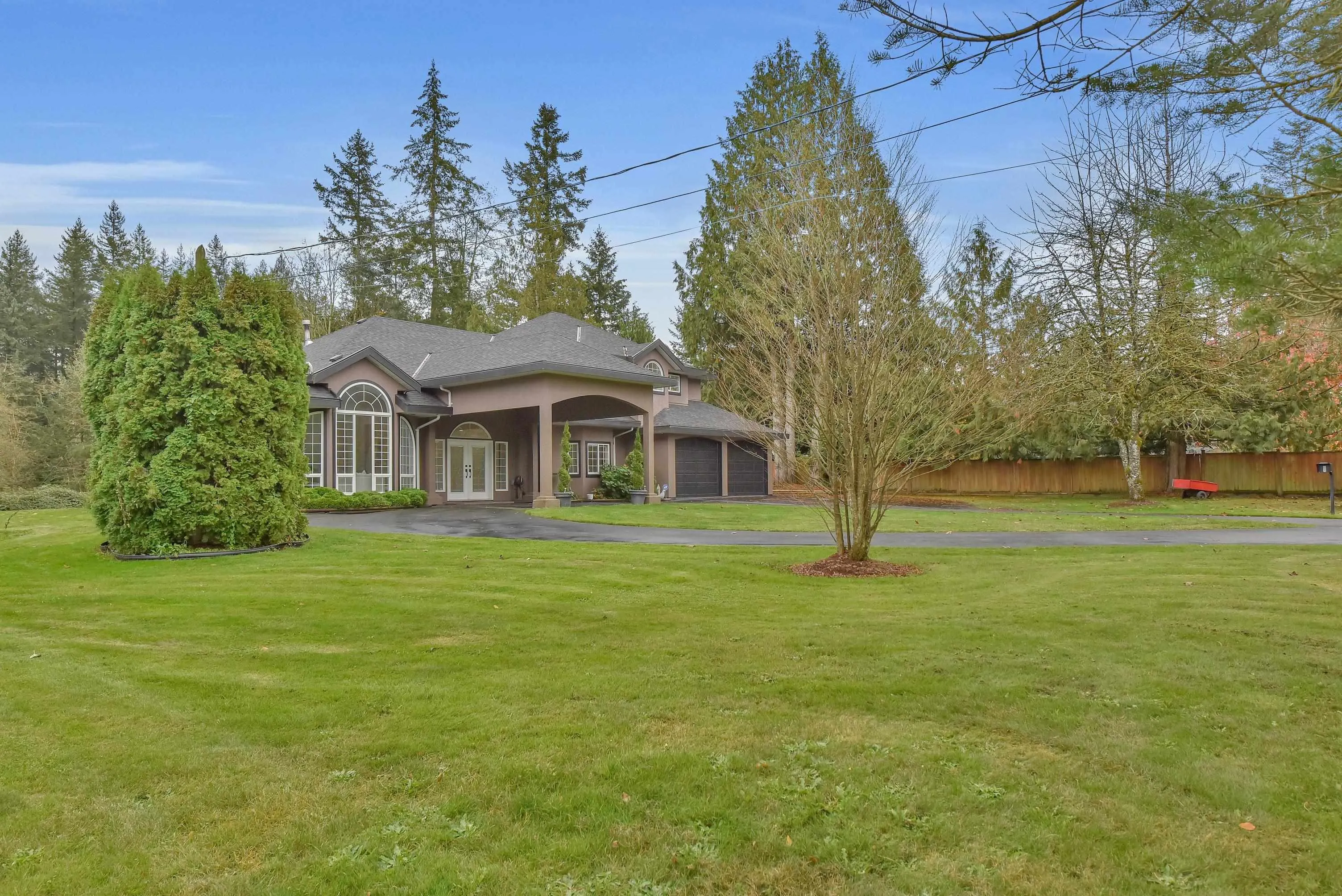 20054 Fernridge Crescent