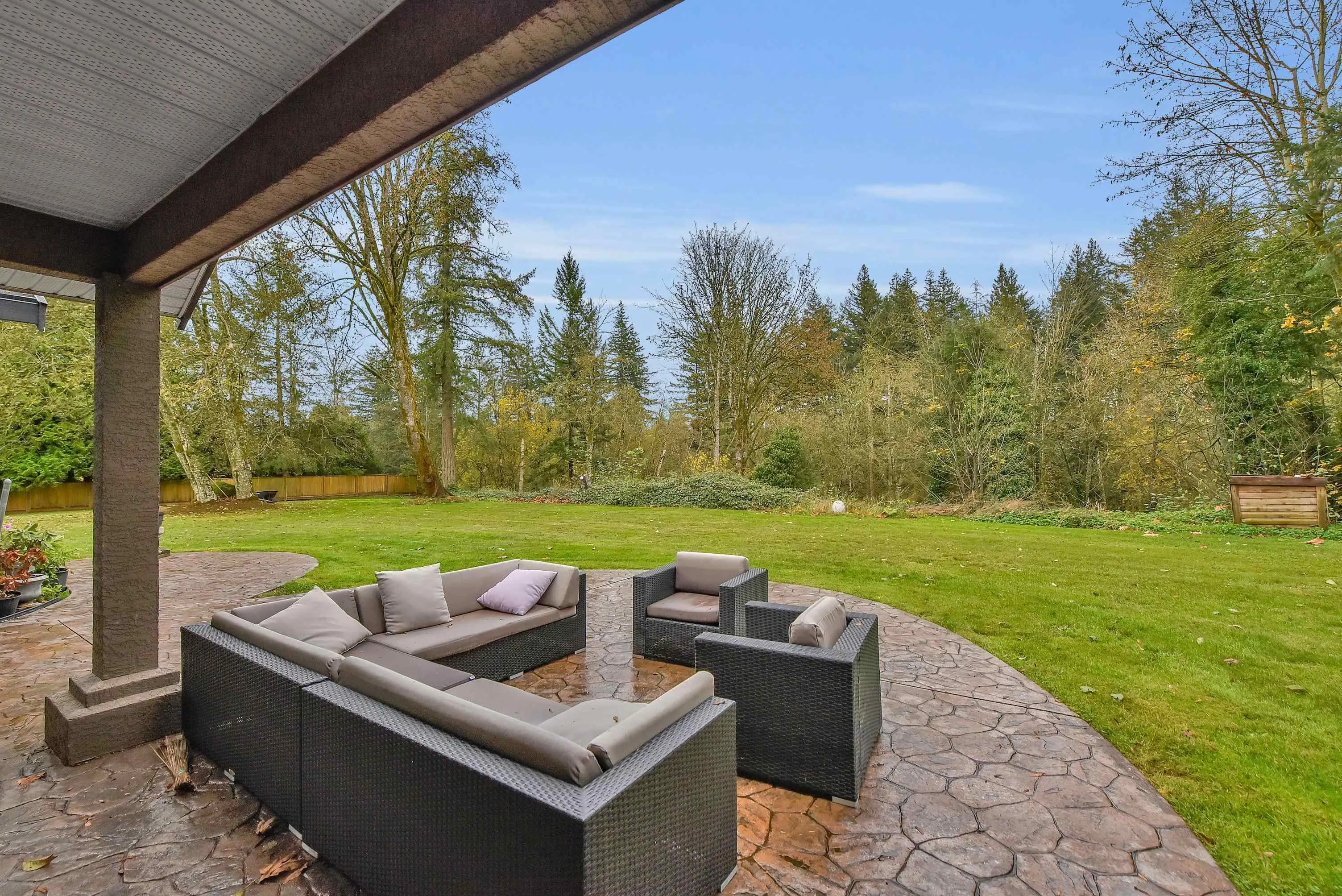 20054 Fernridge Crescent