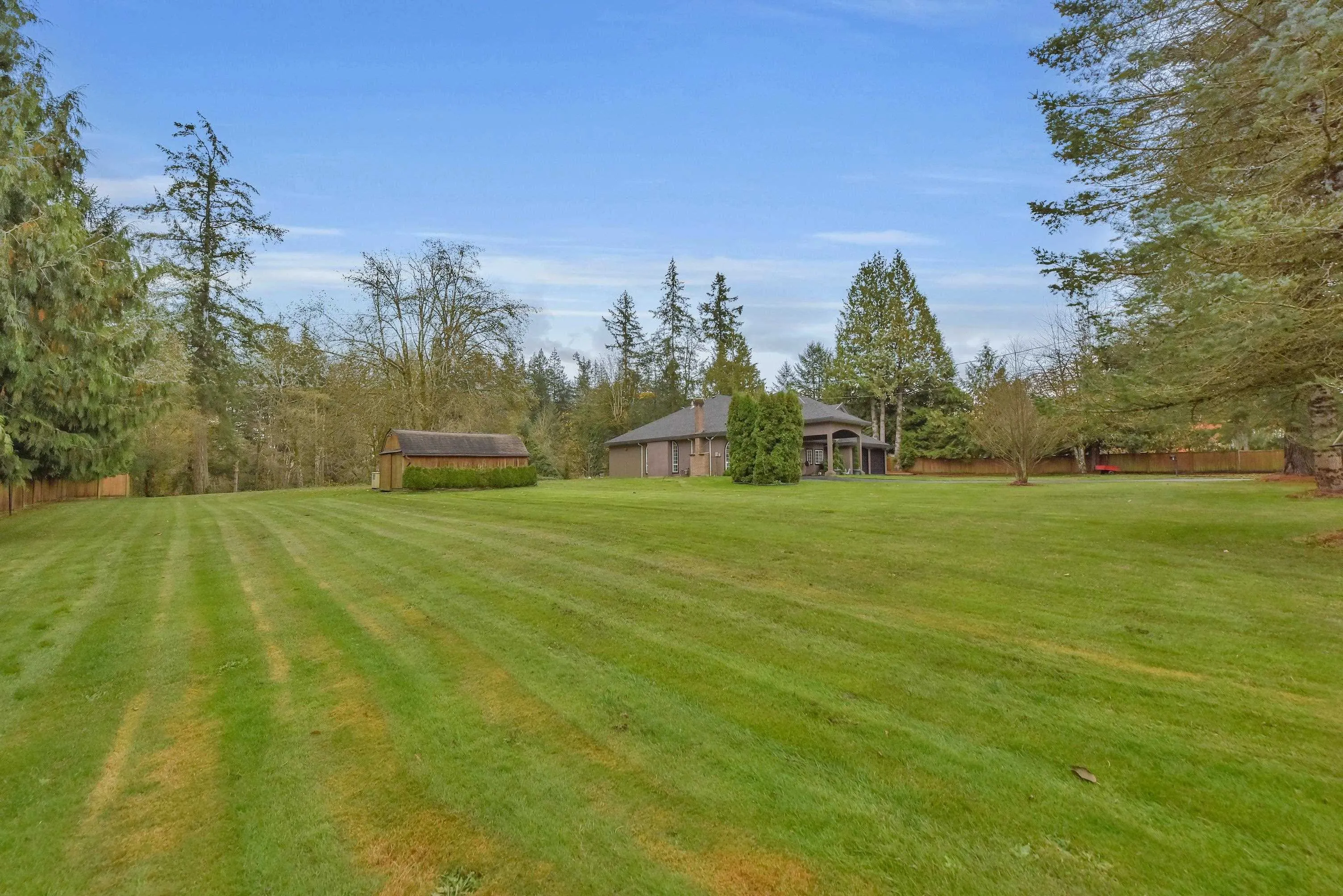 20054 Fernridge Crescent